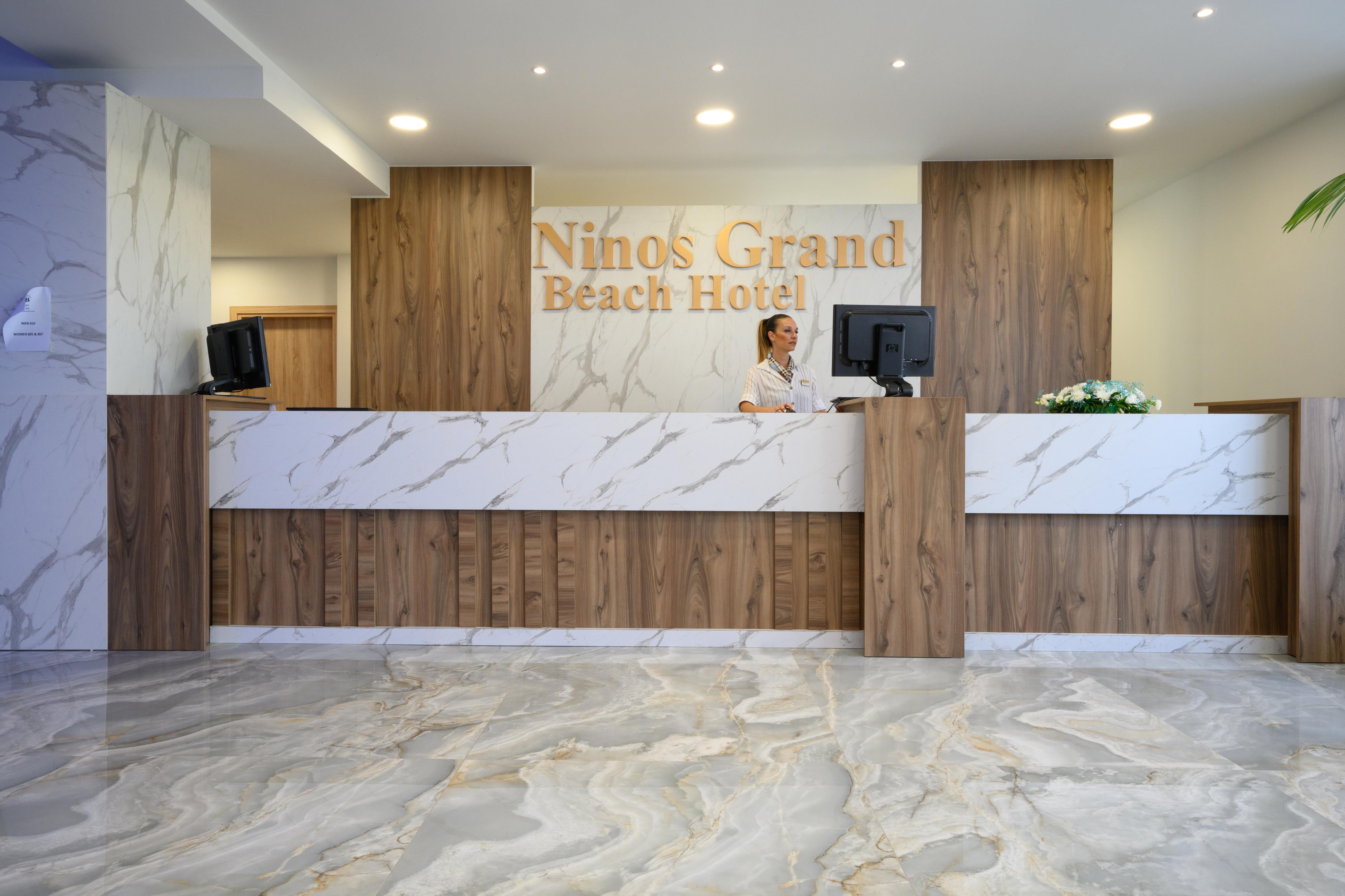 Ninos Grand Beach Hotel 25