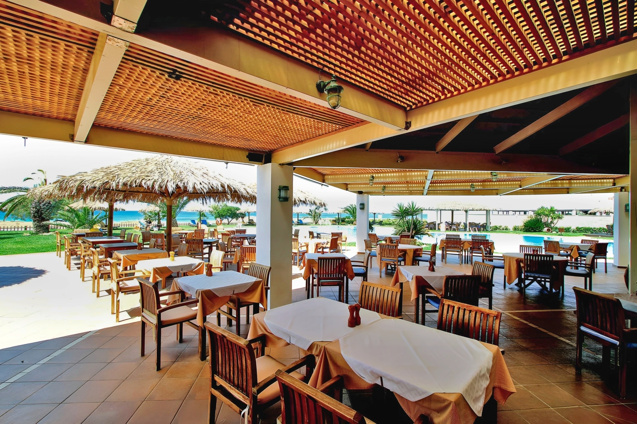 Plaza Beach Hotel 11