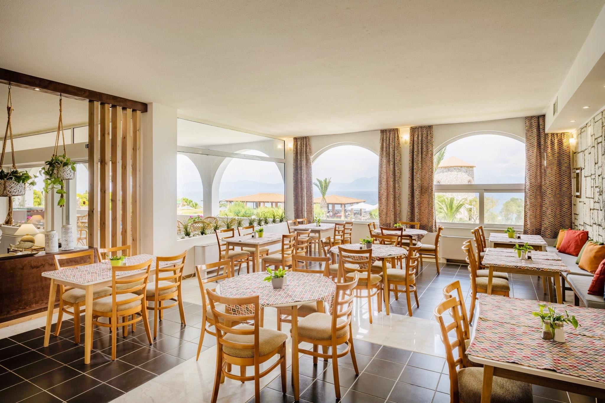 Pavlina Beach Hotel 9