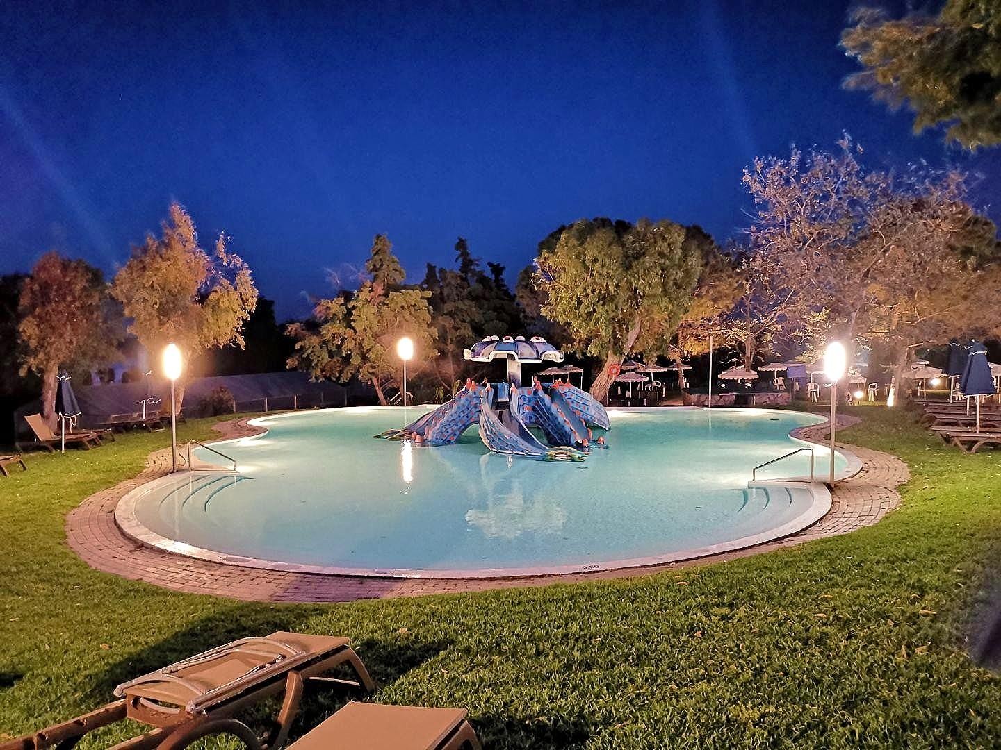 Calypso Beach Hotel  10