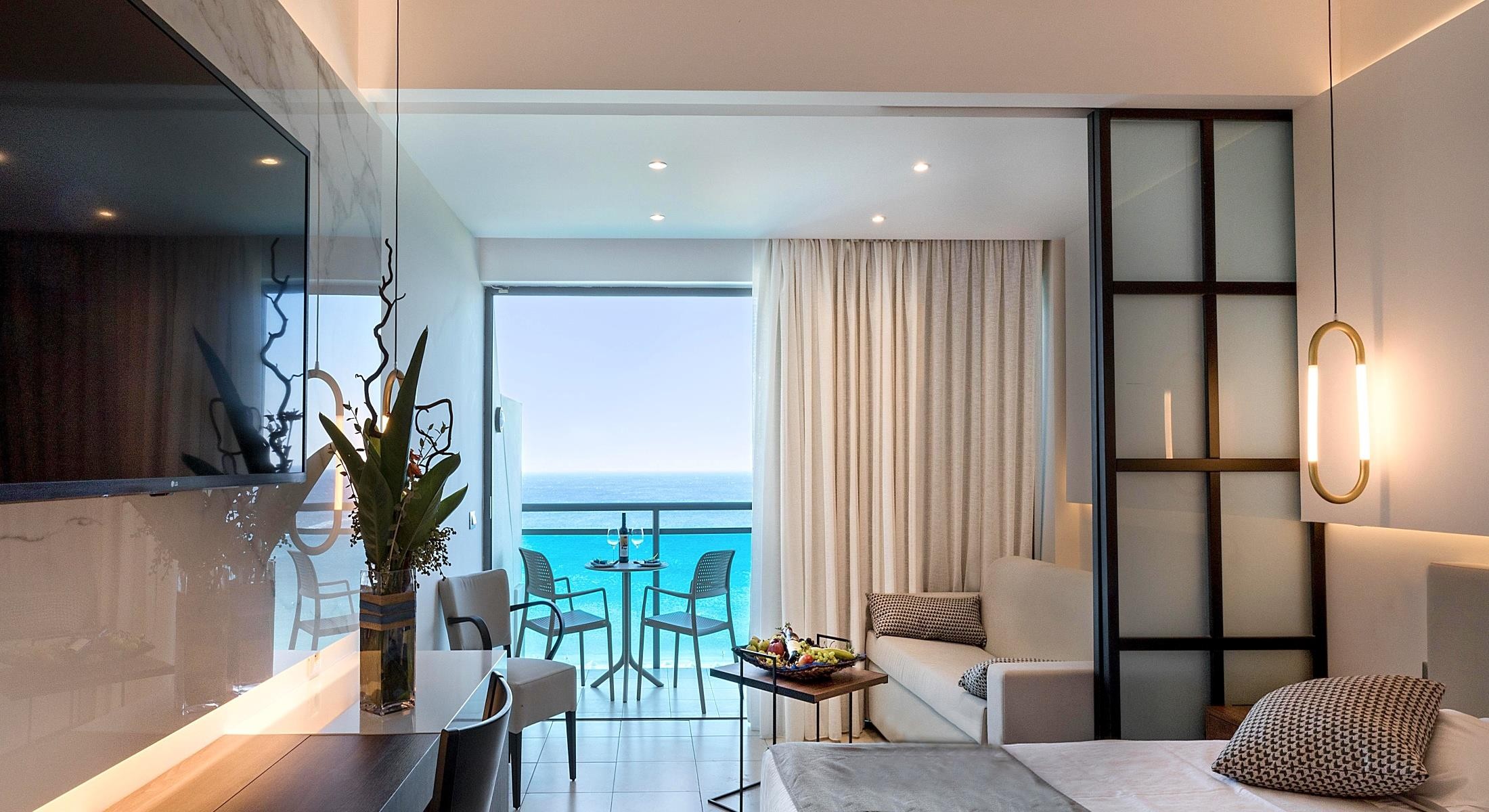 Calypso Beach Hotel  8