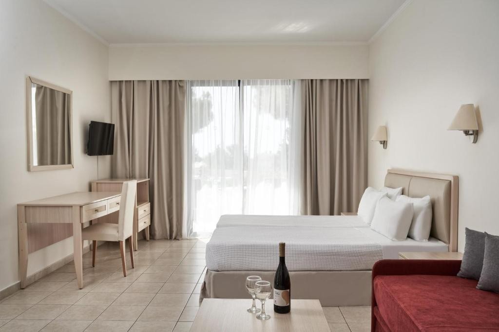 Kiotari Miraluna Beach Resort 8