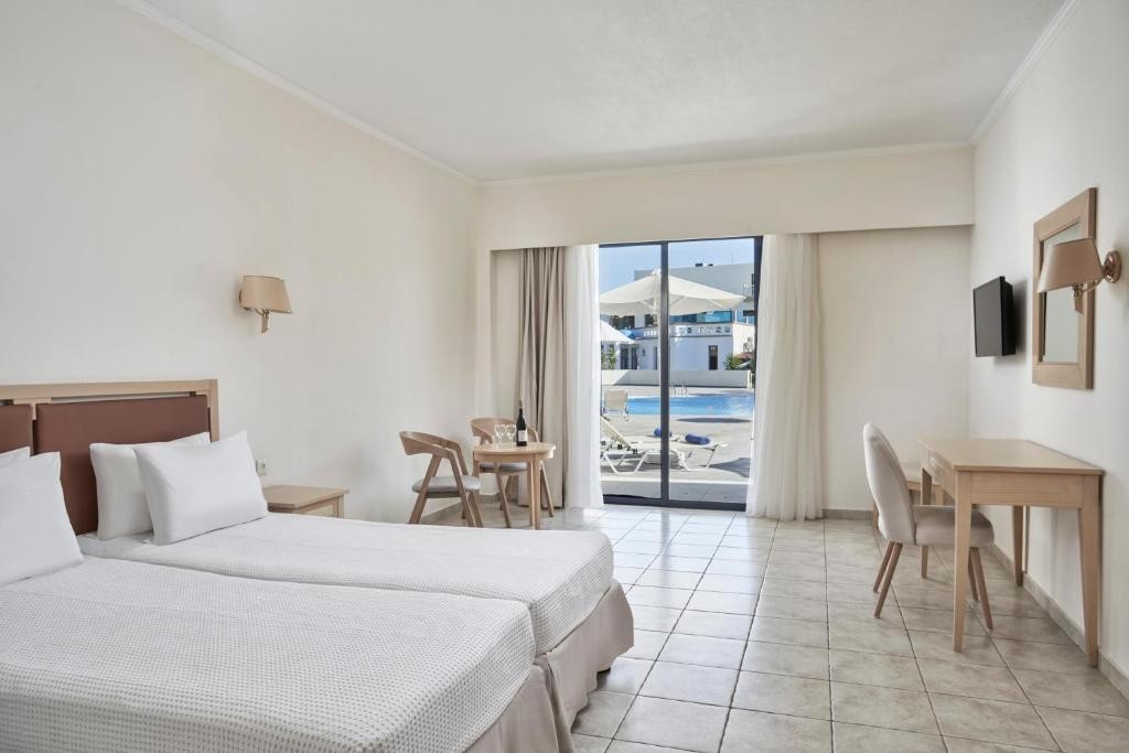 Kiotari Miraluna Beach Resort 11