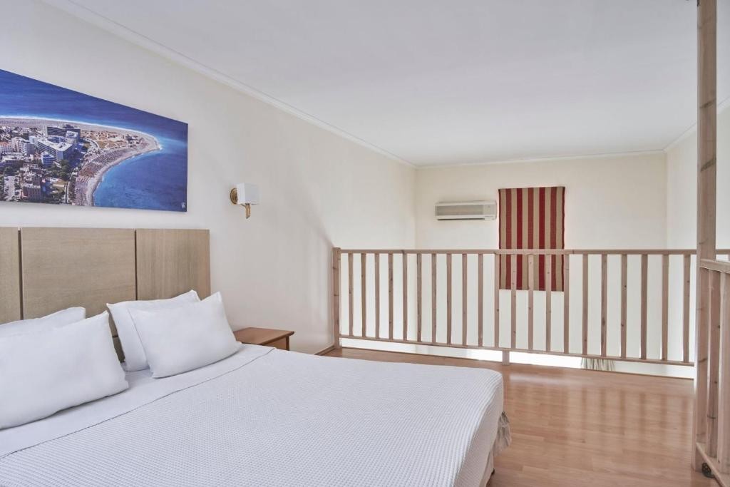 Kiotari Miraluna Beach Resort 15