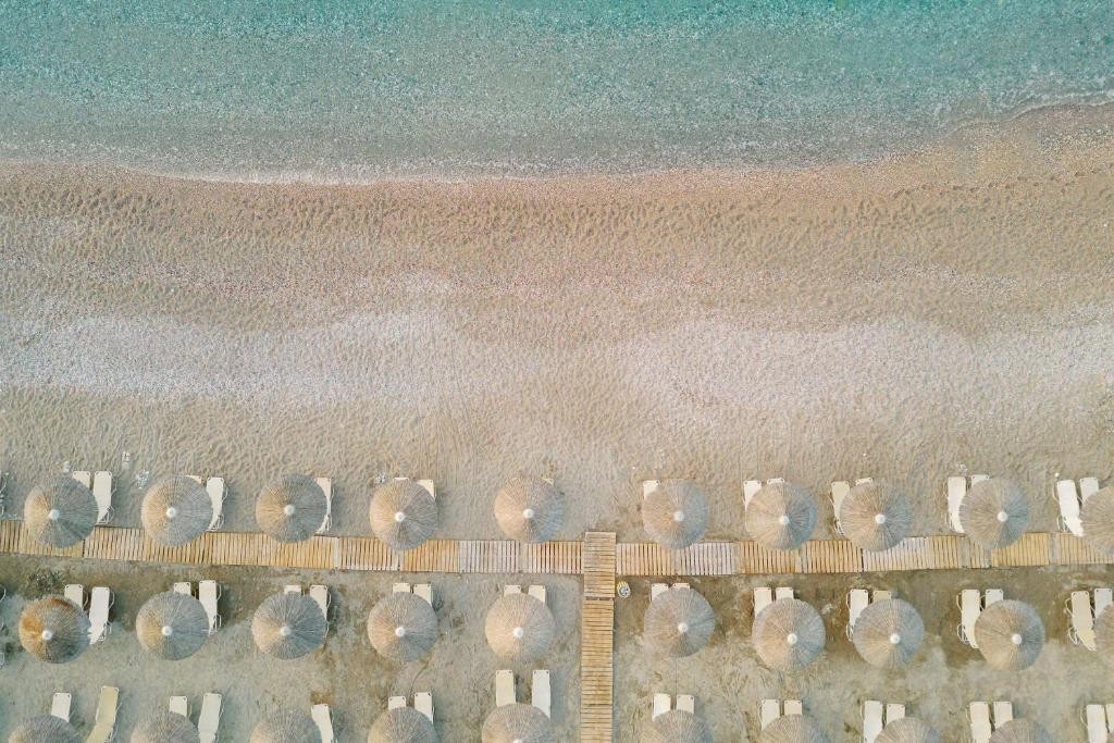 Kiotari Miraluna Beach Resort 10