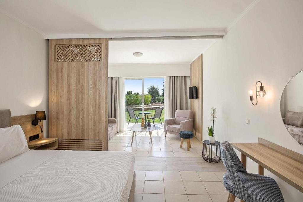 Kiotari Miraluna Beach Resort 19