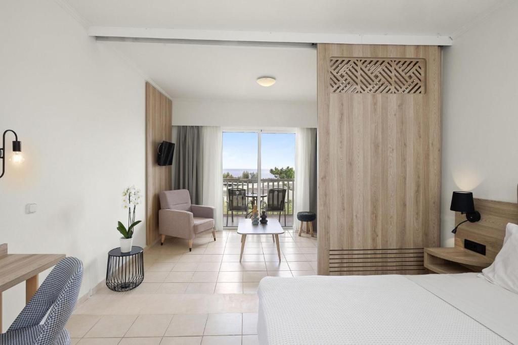 Kiotari Miraluna Beach Resort 22