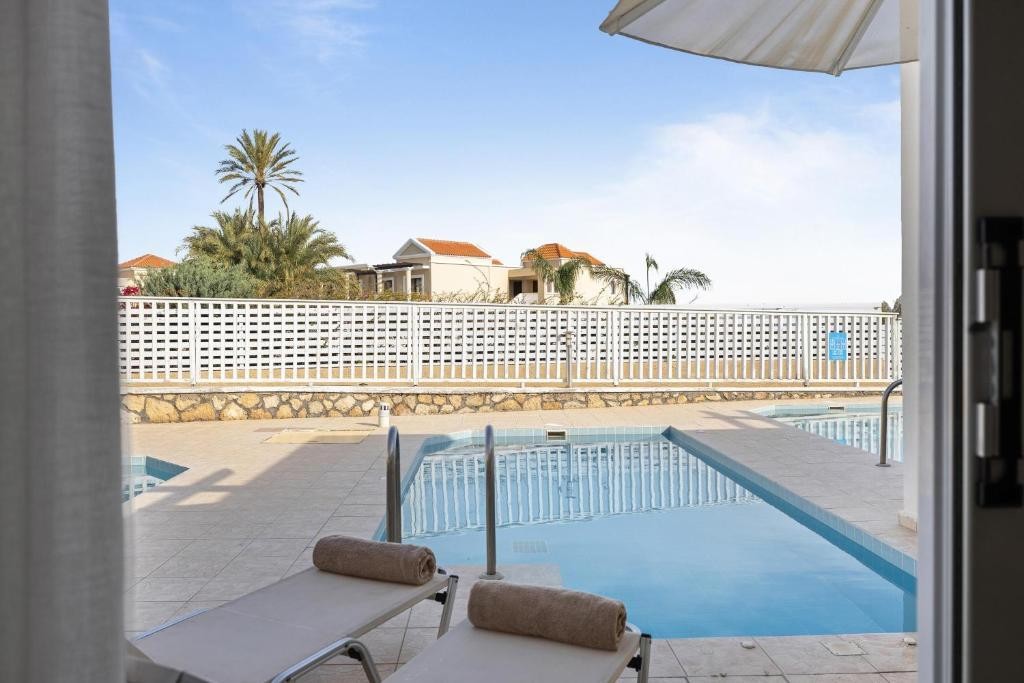 Kiotari Miraluna Beach Resort 23