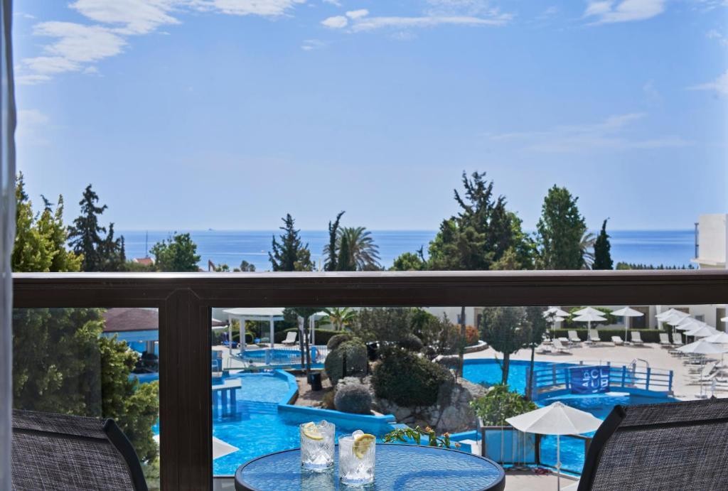 Kiotari Miraluna Beach Resort 35