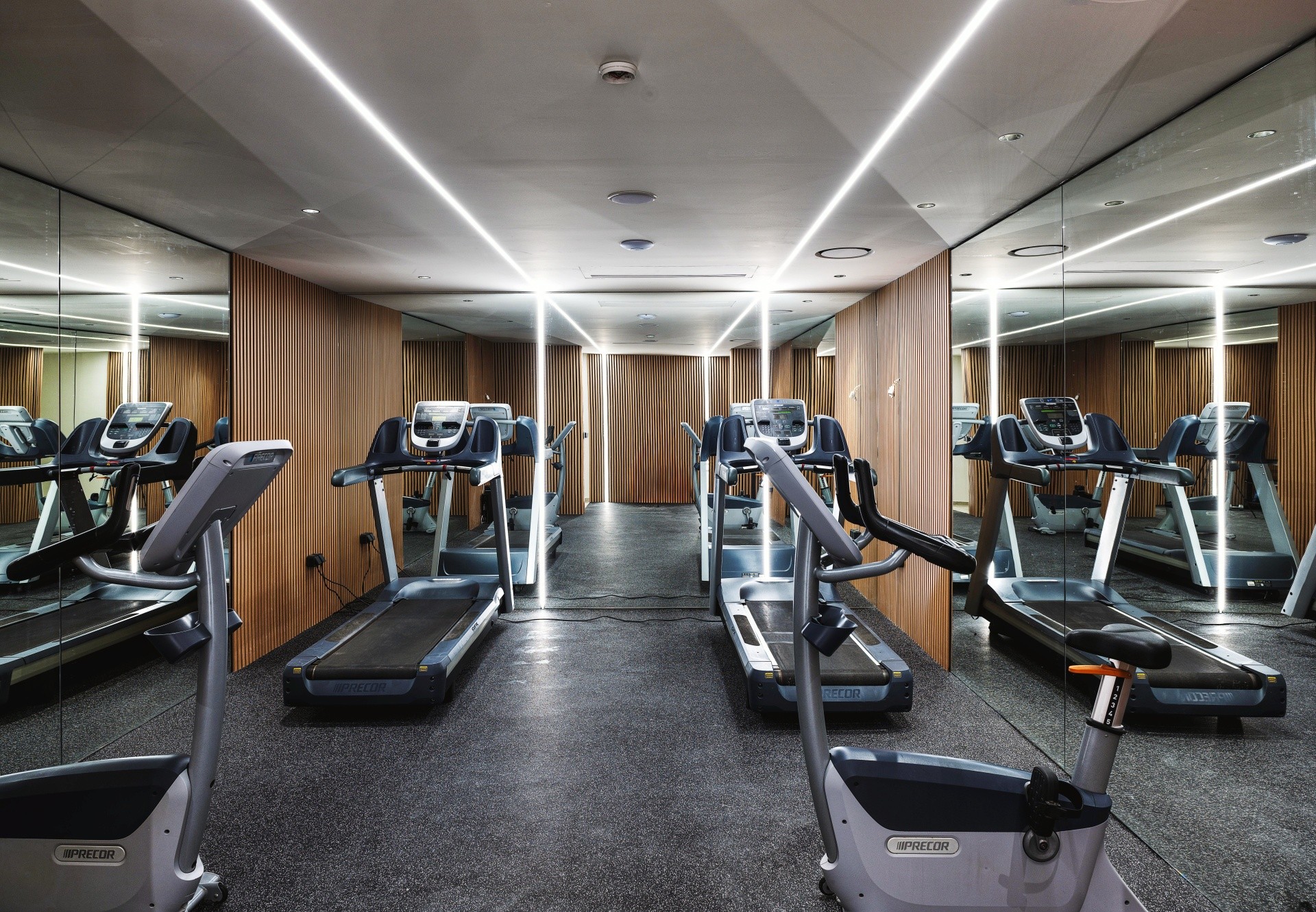 Leonardo Kolymbia 28