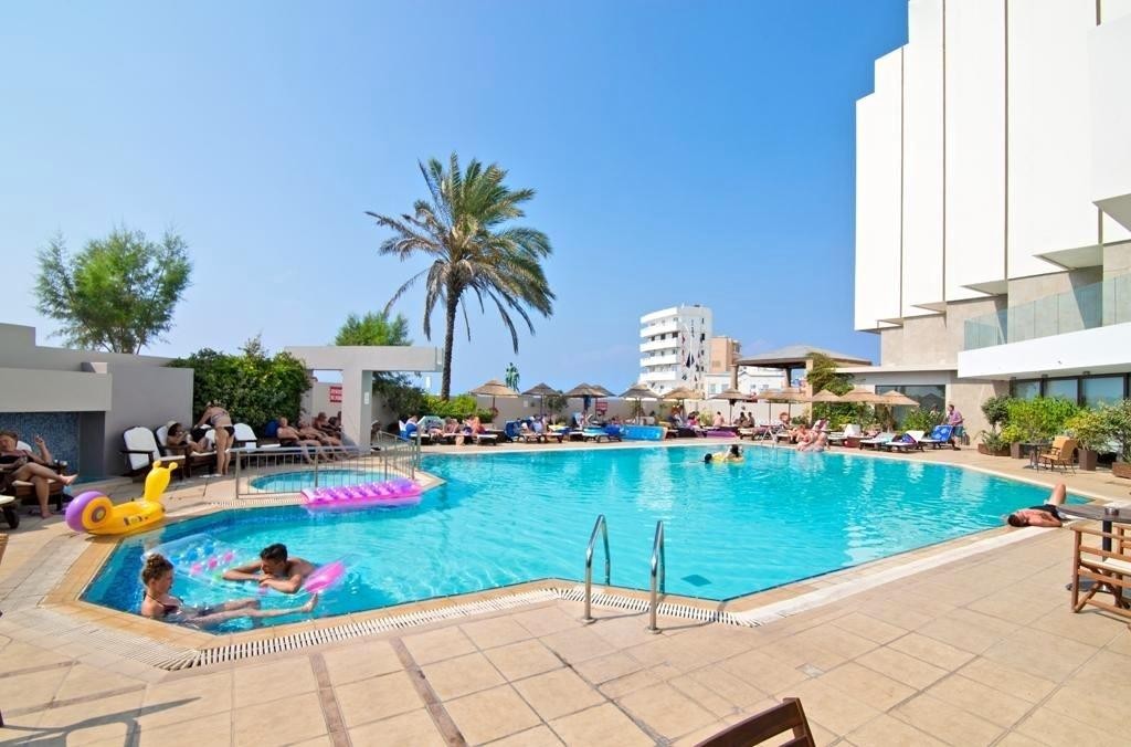 Blue Sky City Beach Hotel