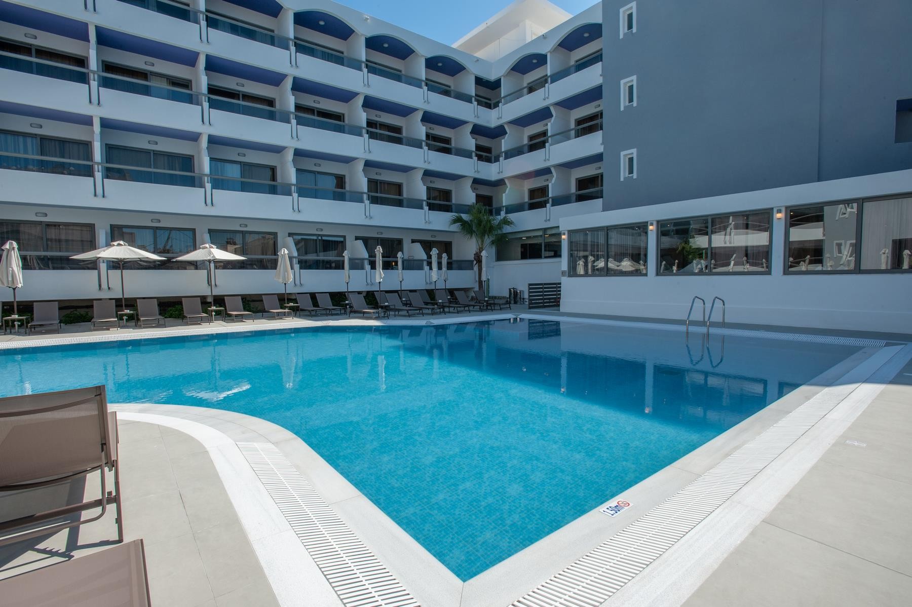 Rhodos Horizon Marina 18