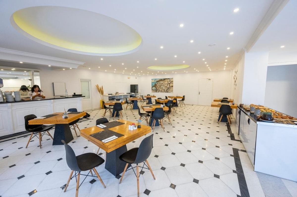 Smy Mediterranean White Santorini 17