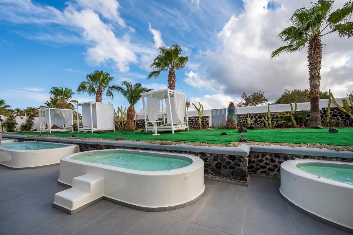 Smy Mediterranean White Santorini 23