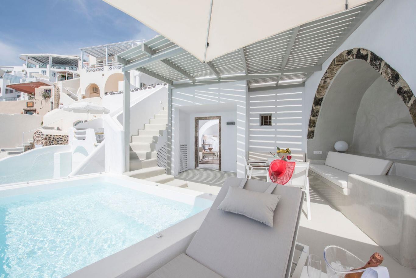 Aqua Luxury Suites 10