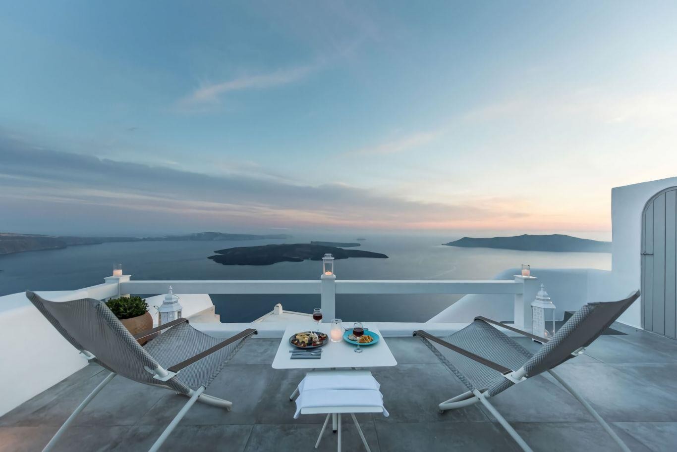 Aqua Luxury Suites 19