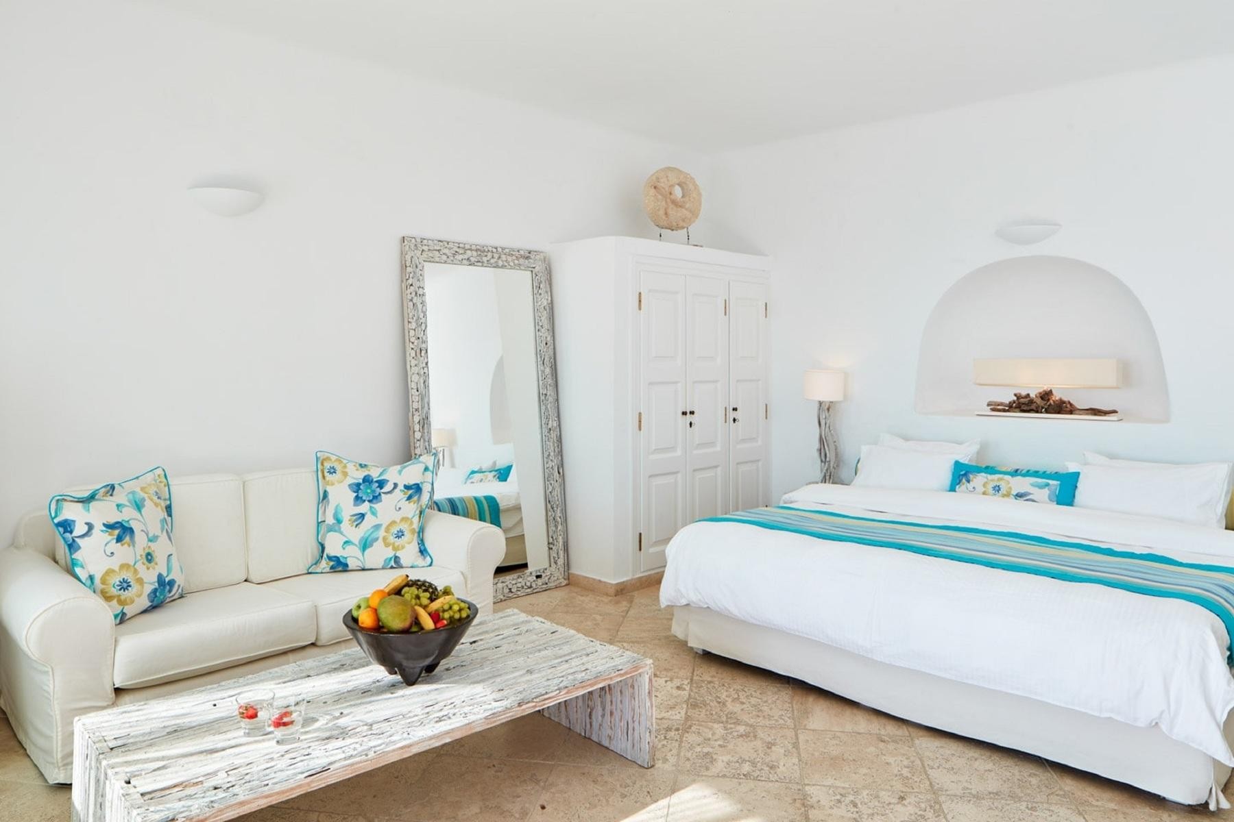 San Antonio Luxury Hotel and Suites