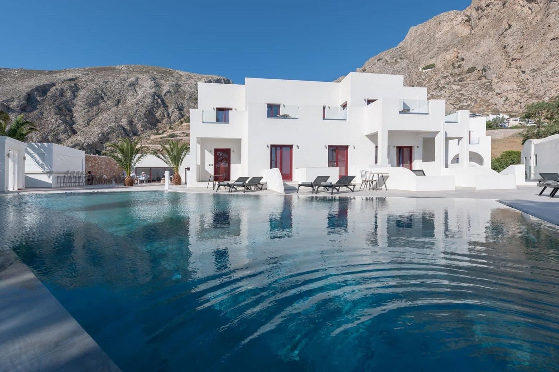 MAR n MAR Crown Hotel & Suites