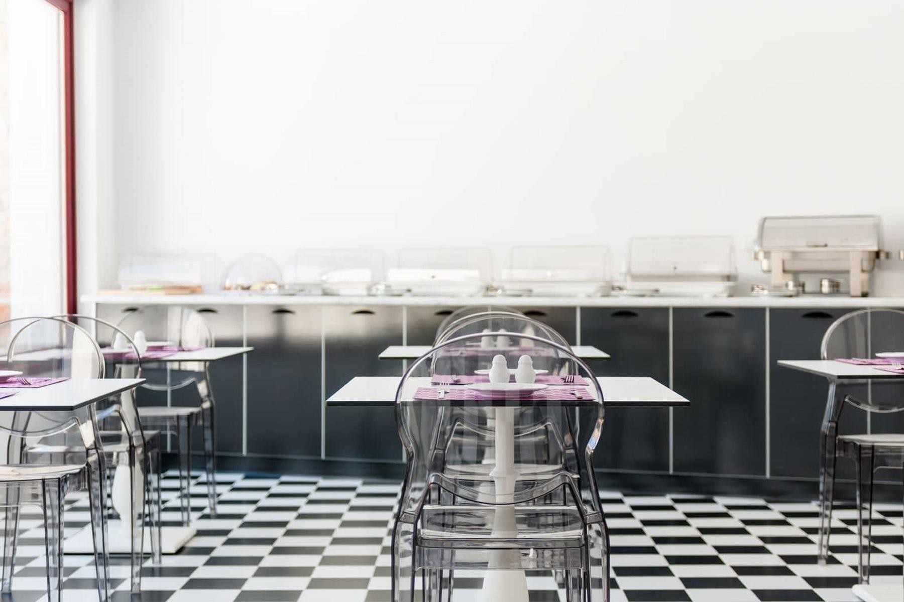 MAR n MAR Crown Hotel & Suites 7