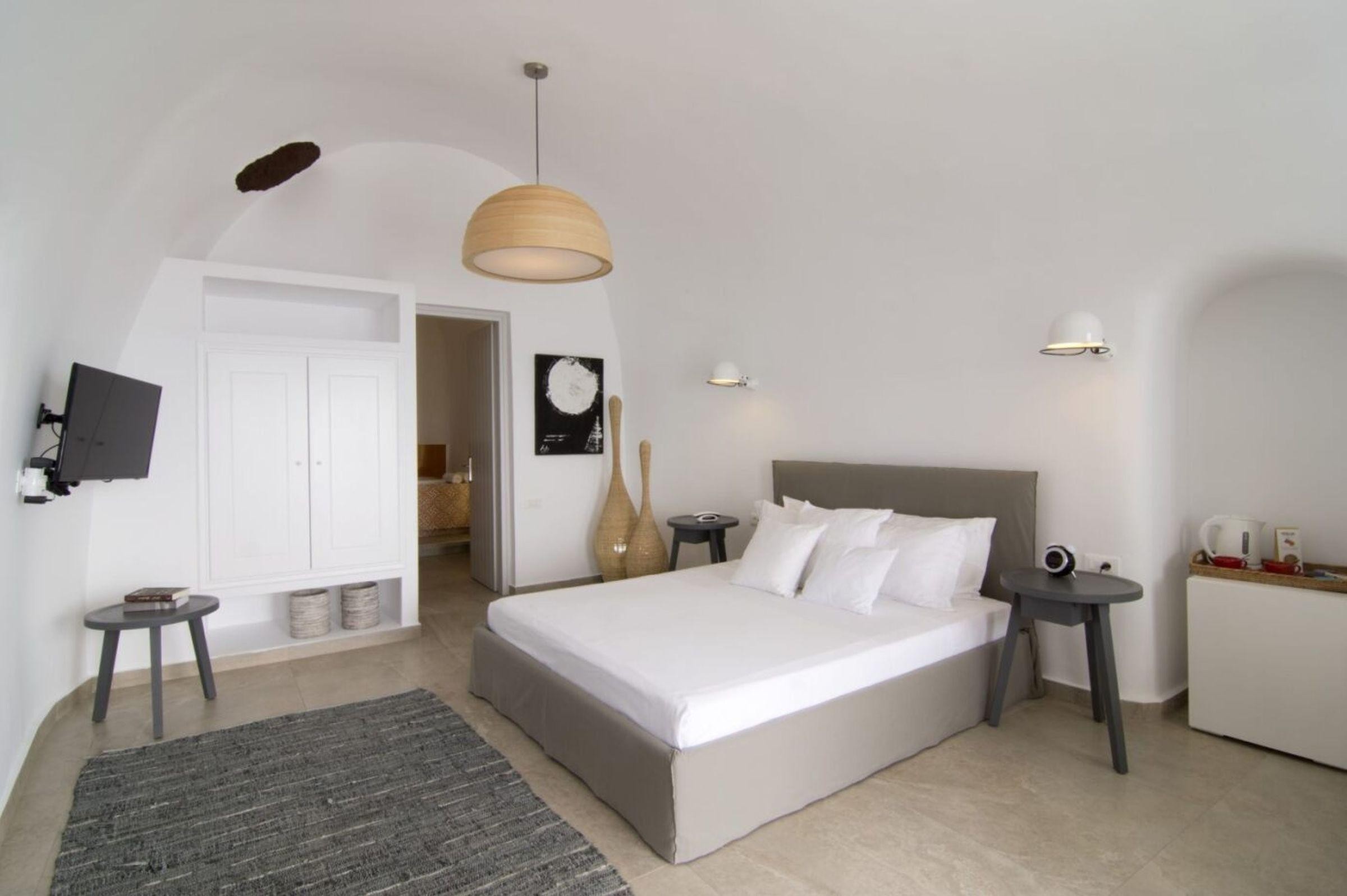 Santorini Secret Suites & Spa 7