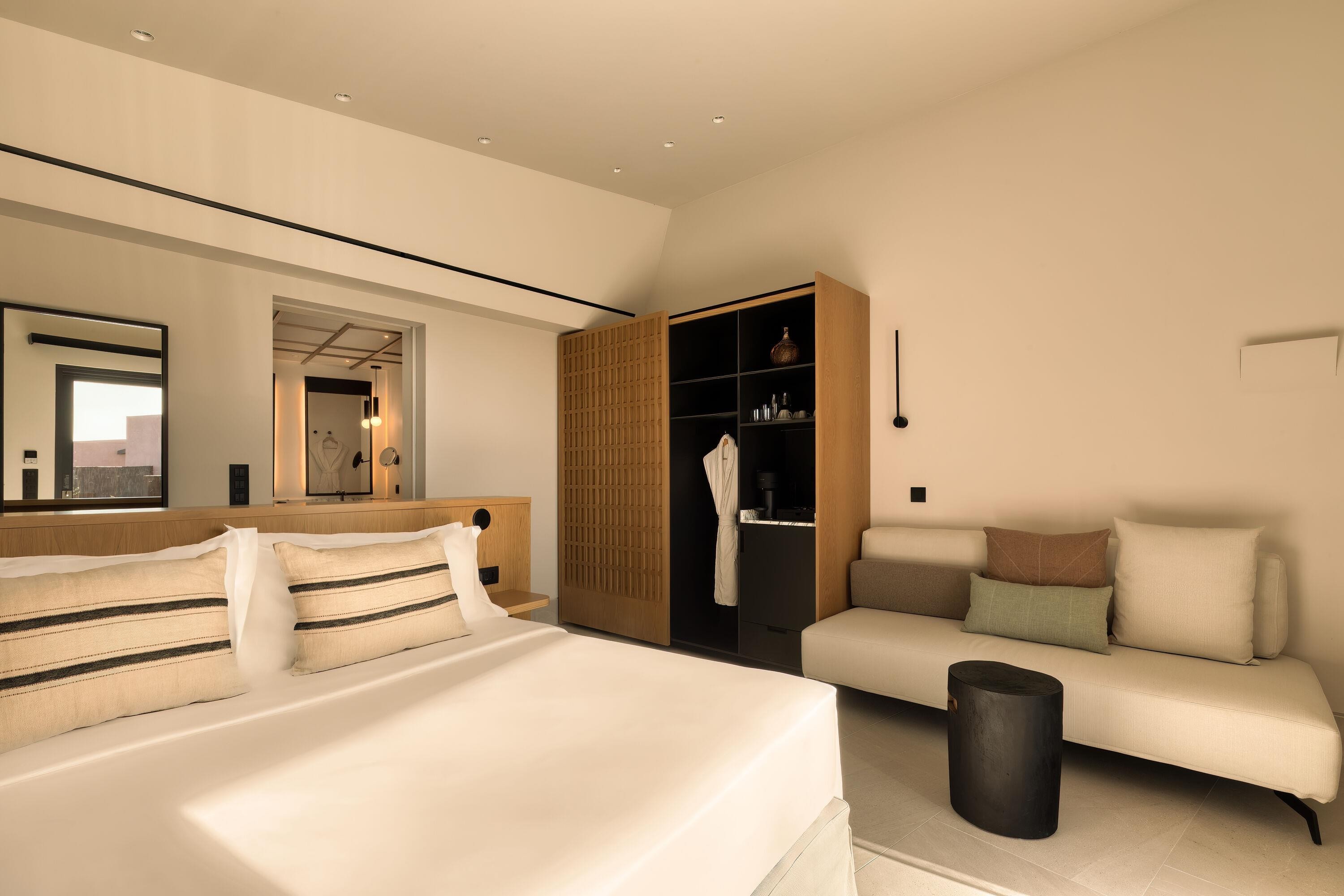 Domes Novos Santorini, Autograph Collection 6