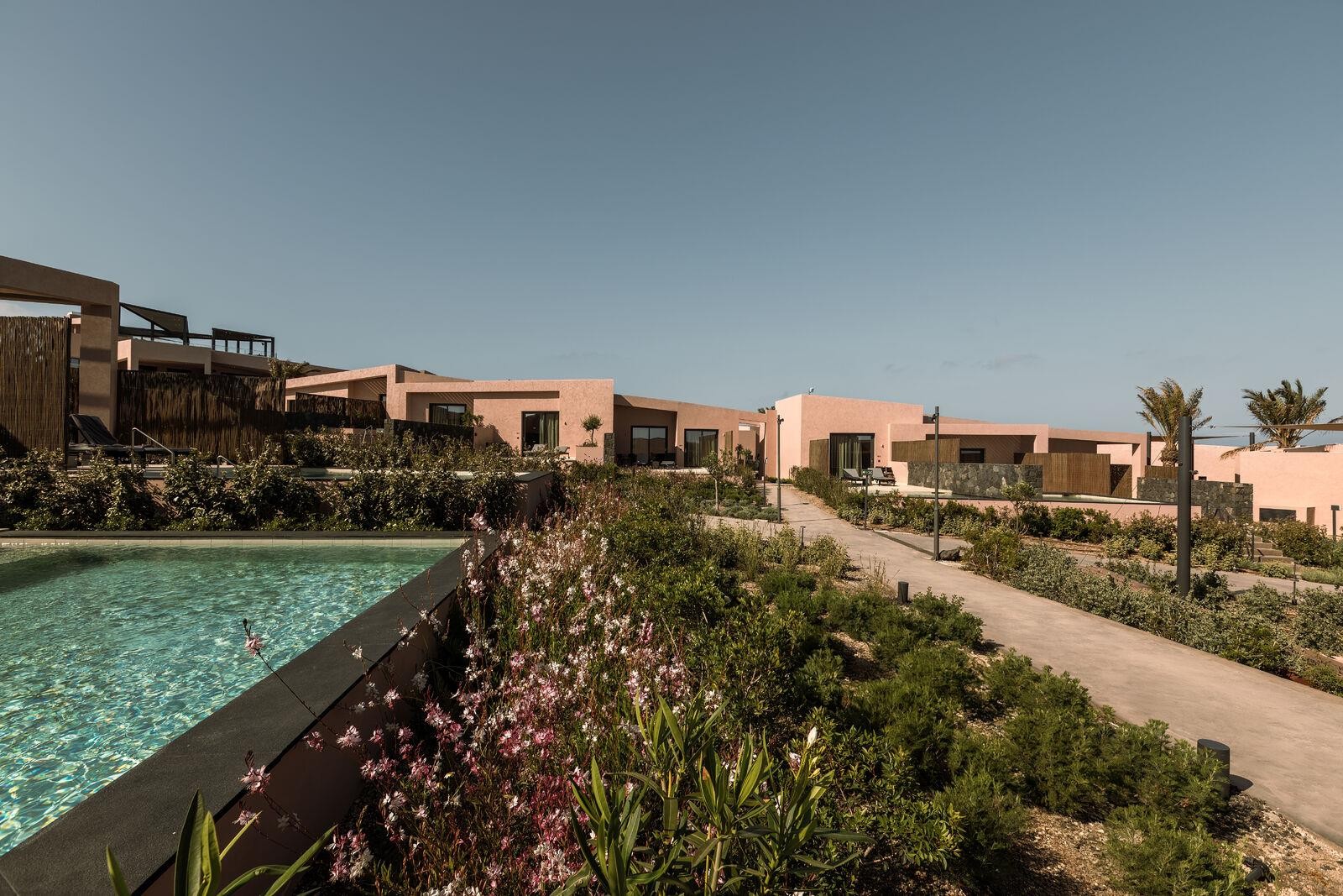 Domes Novos Santorini, Autograph Collection 27