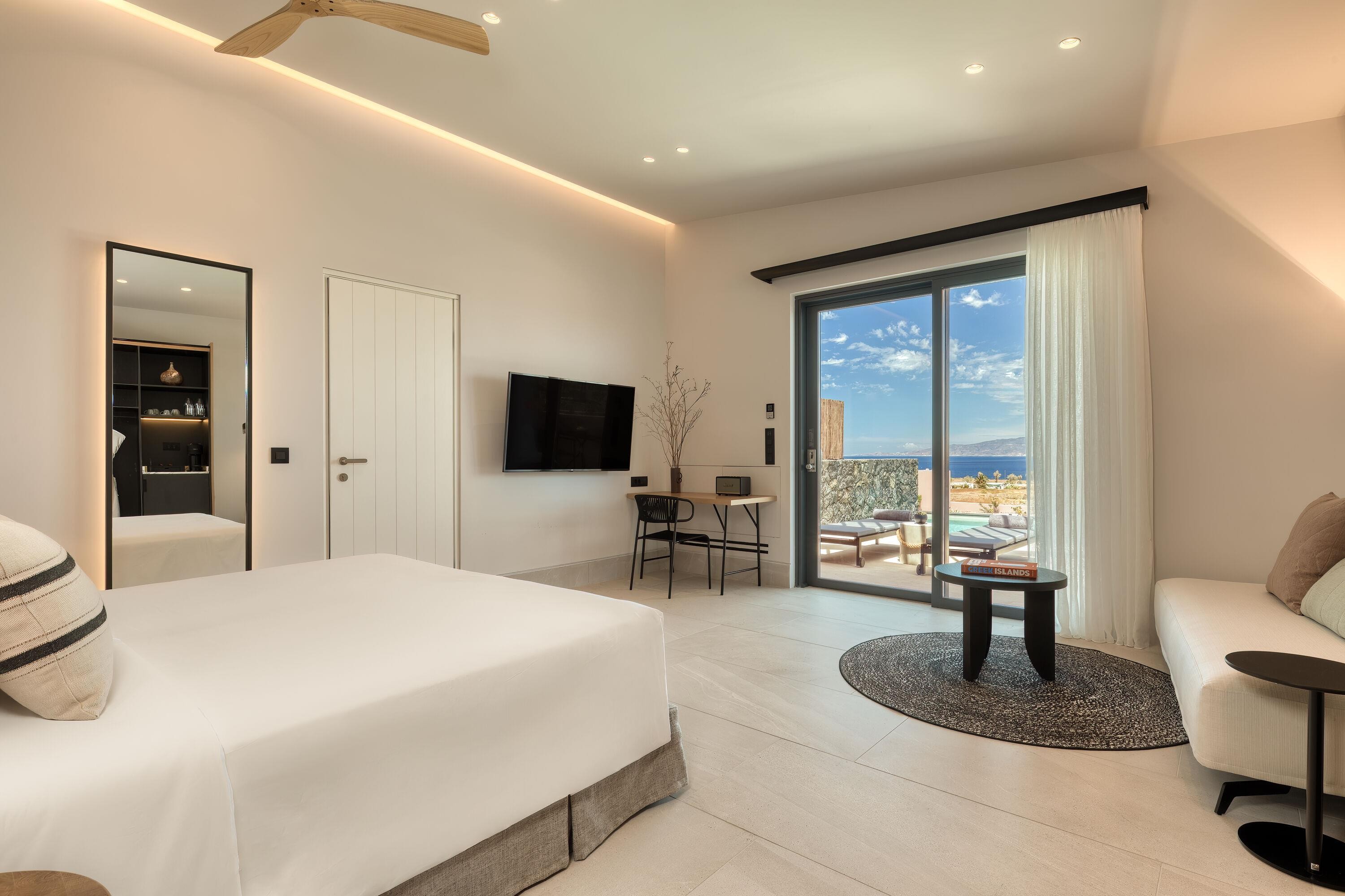 Domes Novos Santorini, Autograph Collection 13