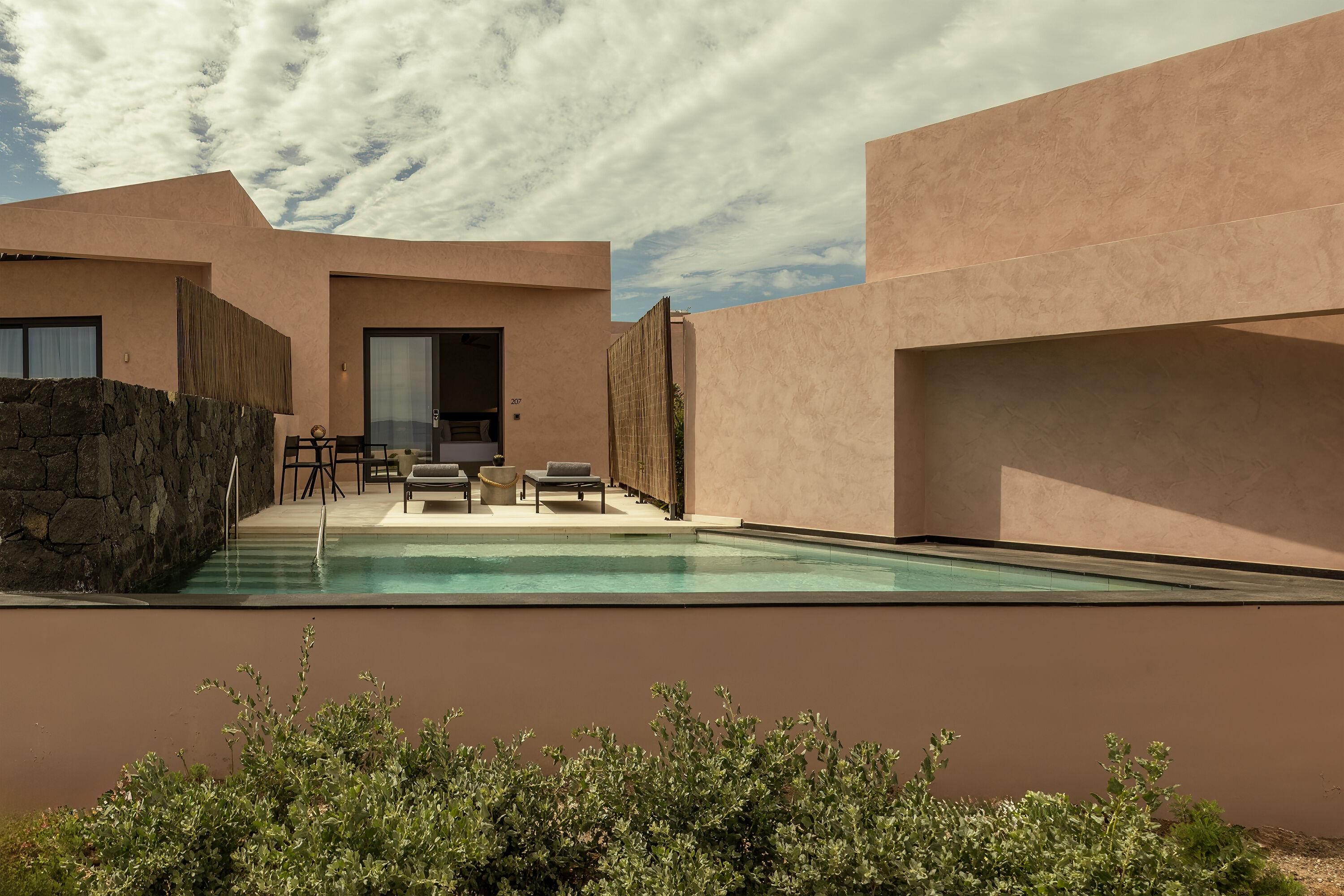 Domes Novos Santorini, Autograph Collection 8