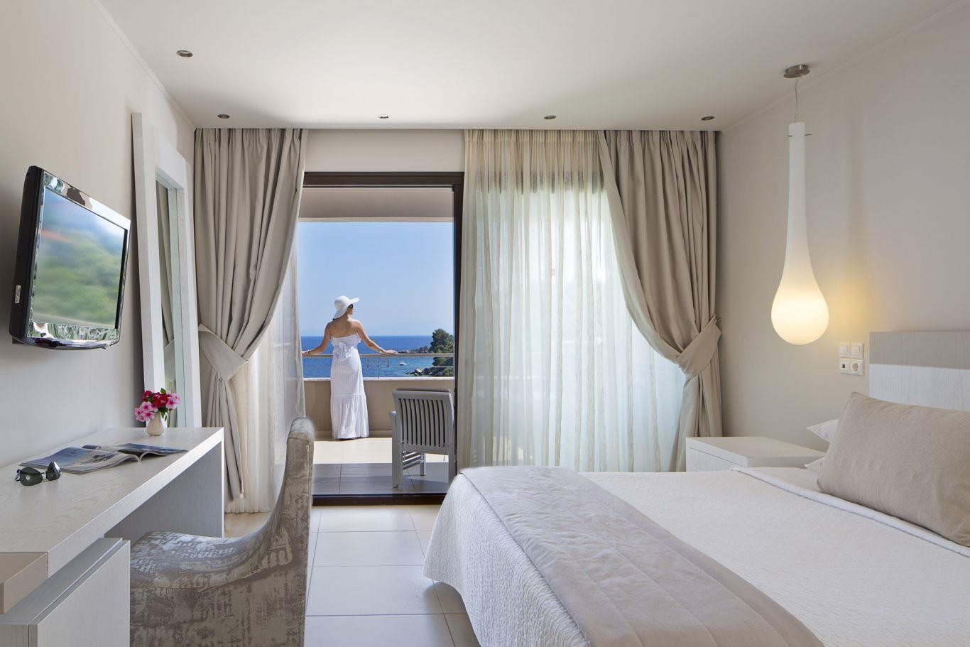 Kassandra Bay Resort, Suites and Spa 6