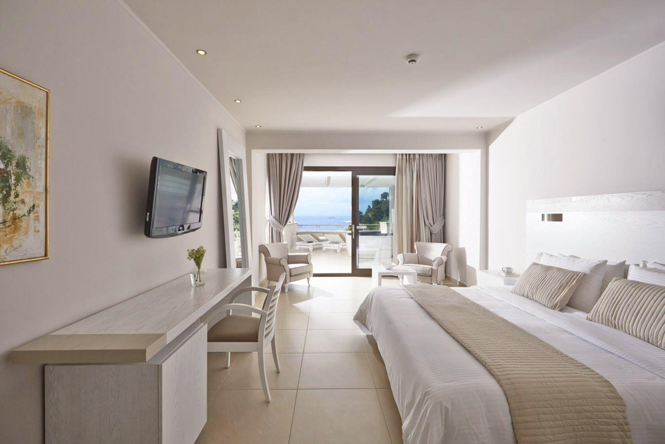 Kassandra Bay Resort, Suites and Spa 11