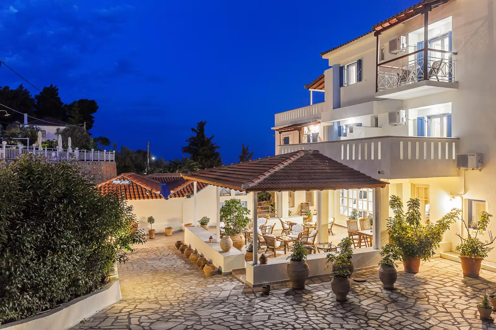 Stafylos Suites Boutique Hotel 11