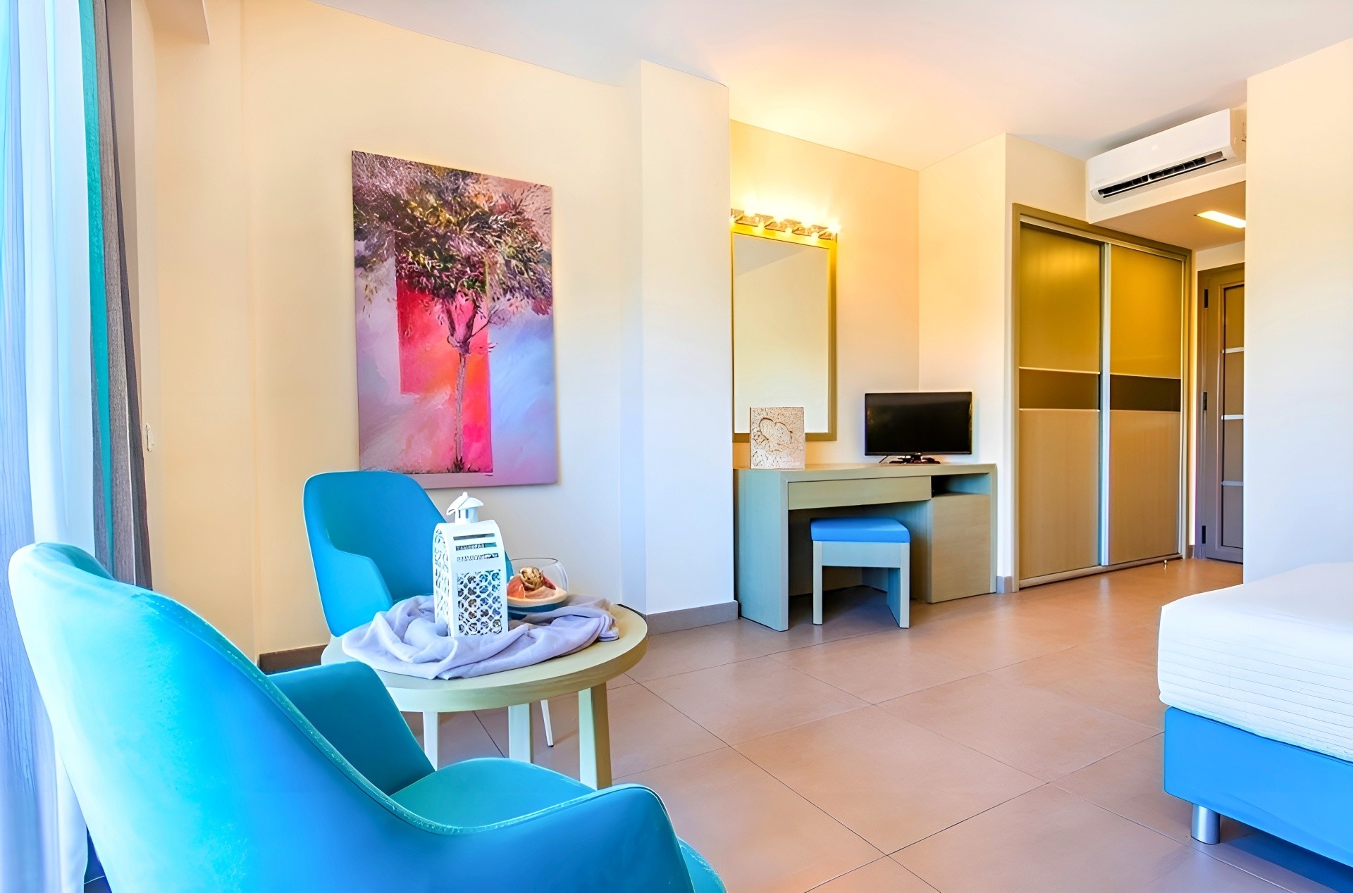 Alea Hotel & Suites 10