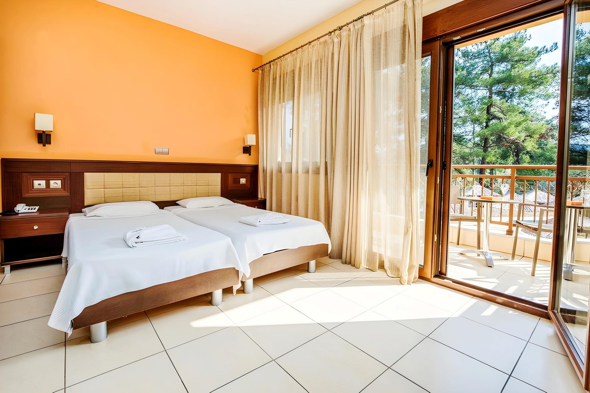 Four Seasons Hotel 6