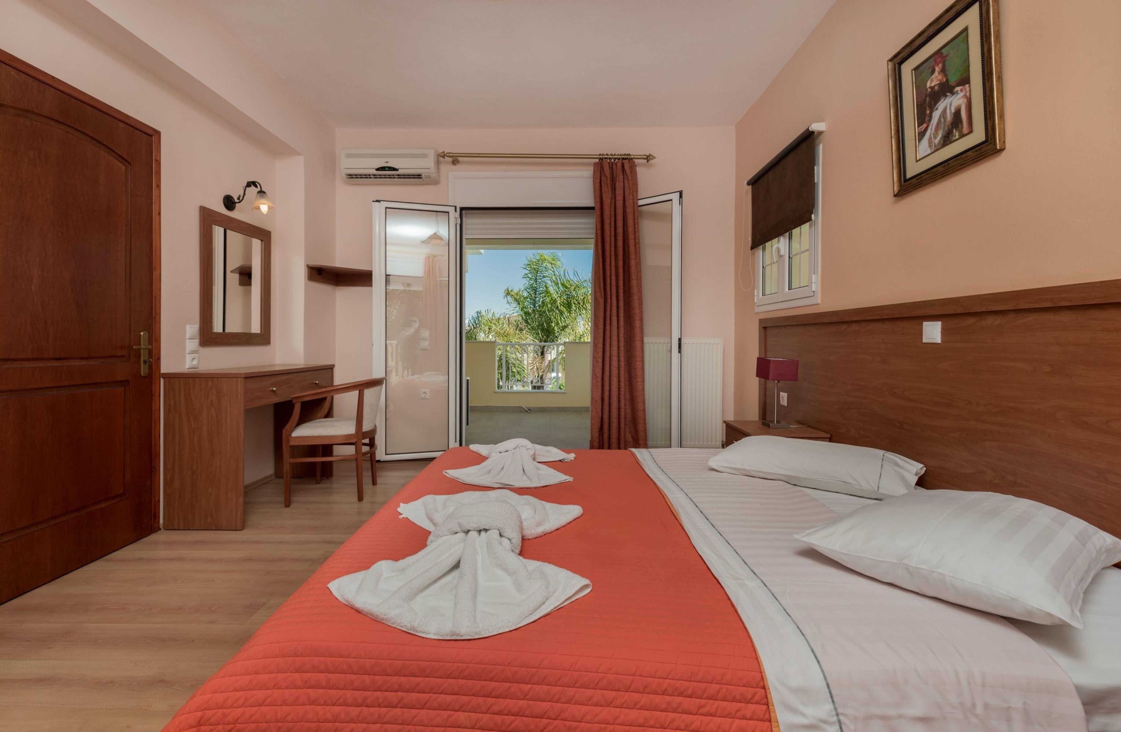 Oscar Villa and Studios 8