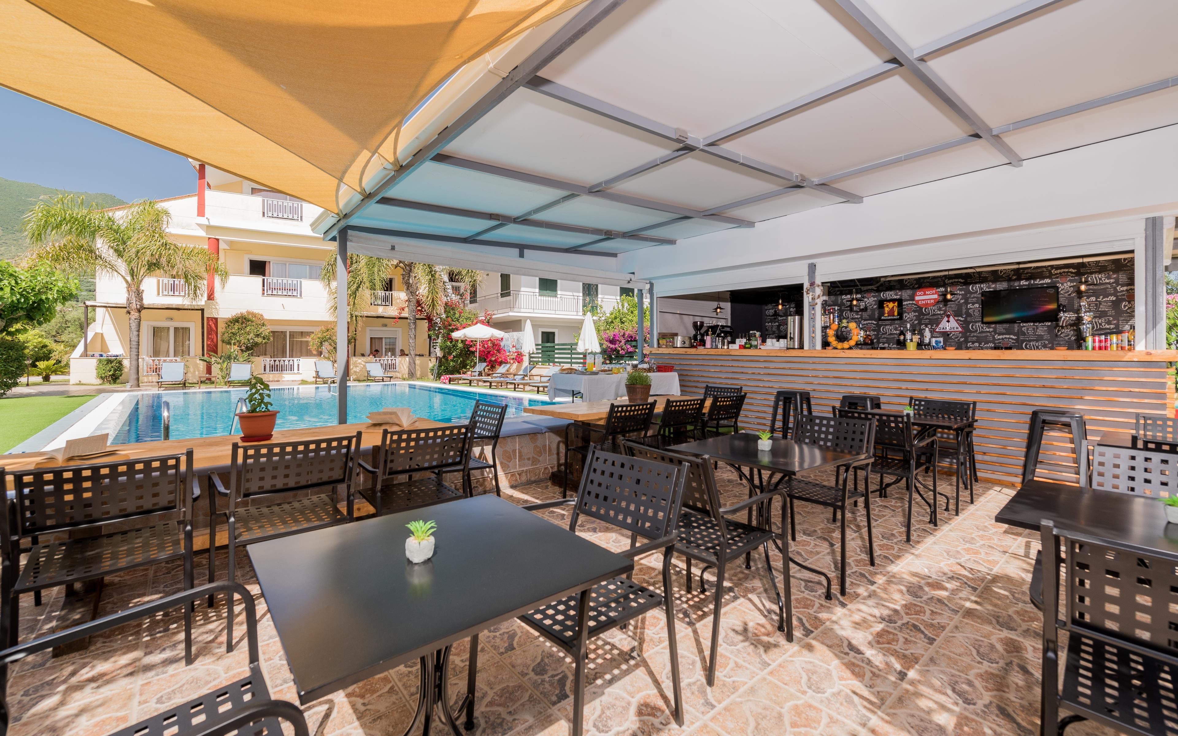 Oscar Villa and Studios 11