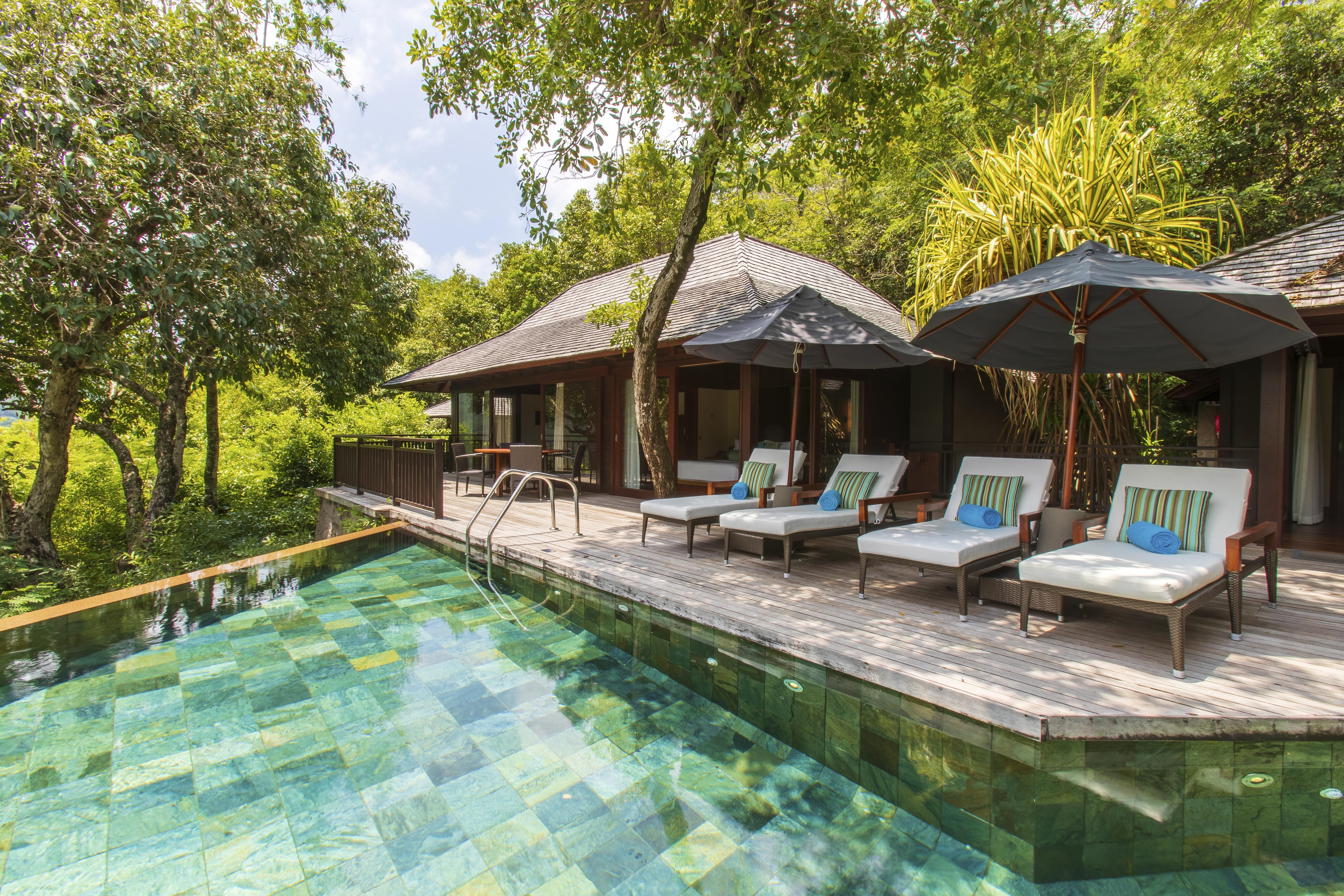 Constance Ephelia 11