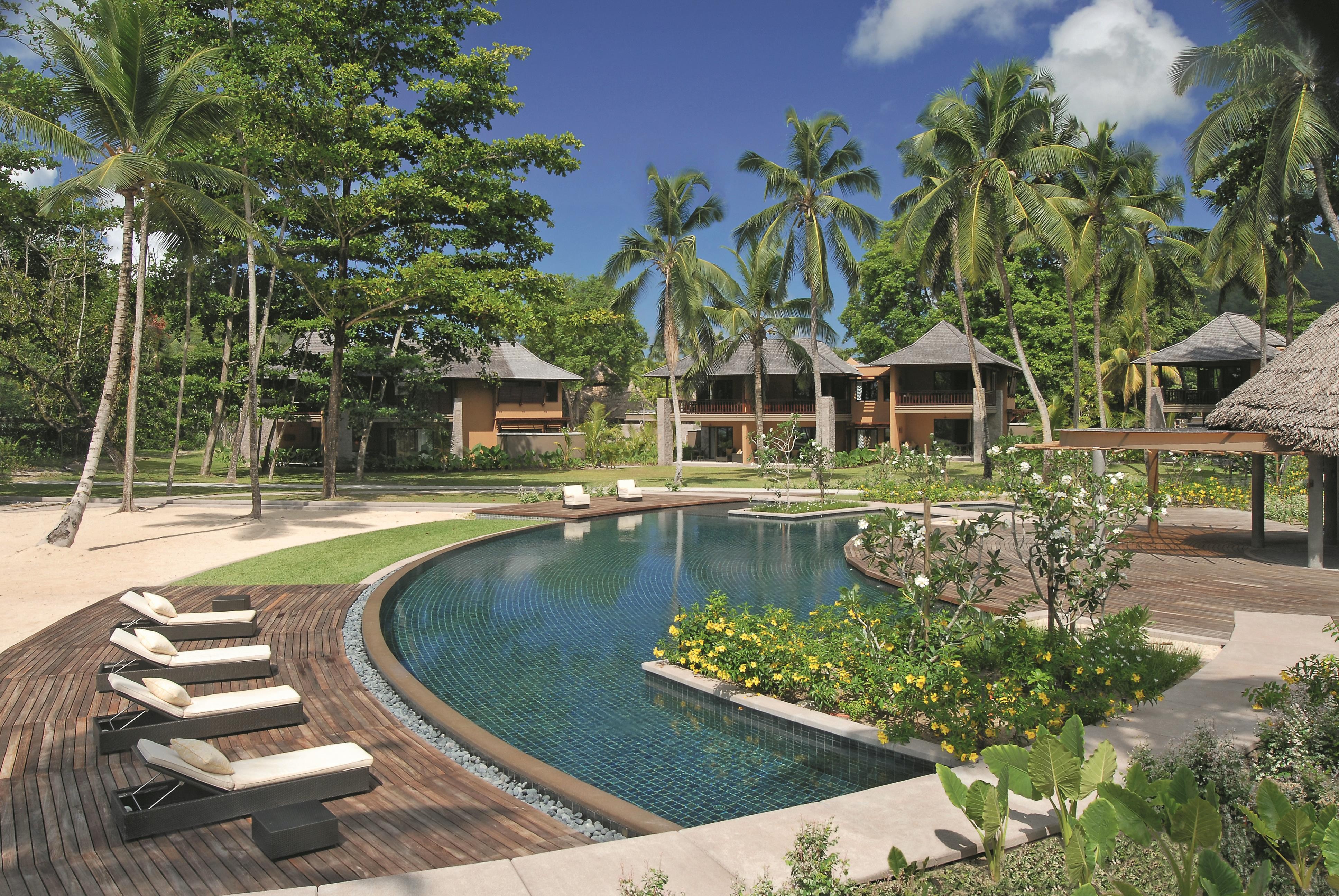 Constance Ephelia 18