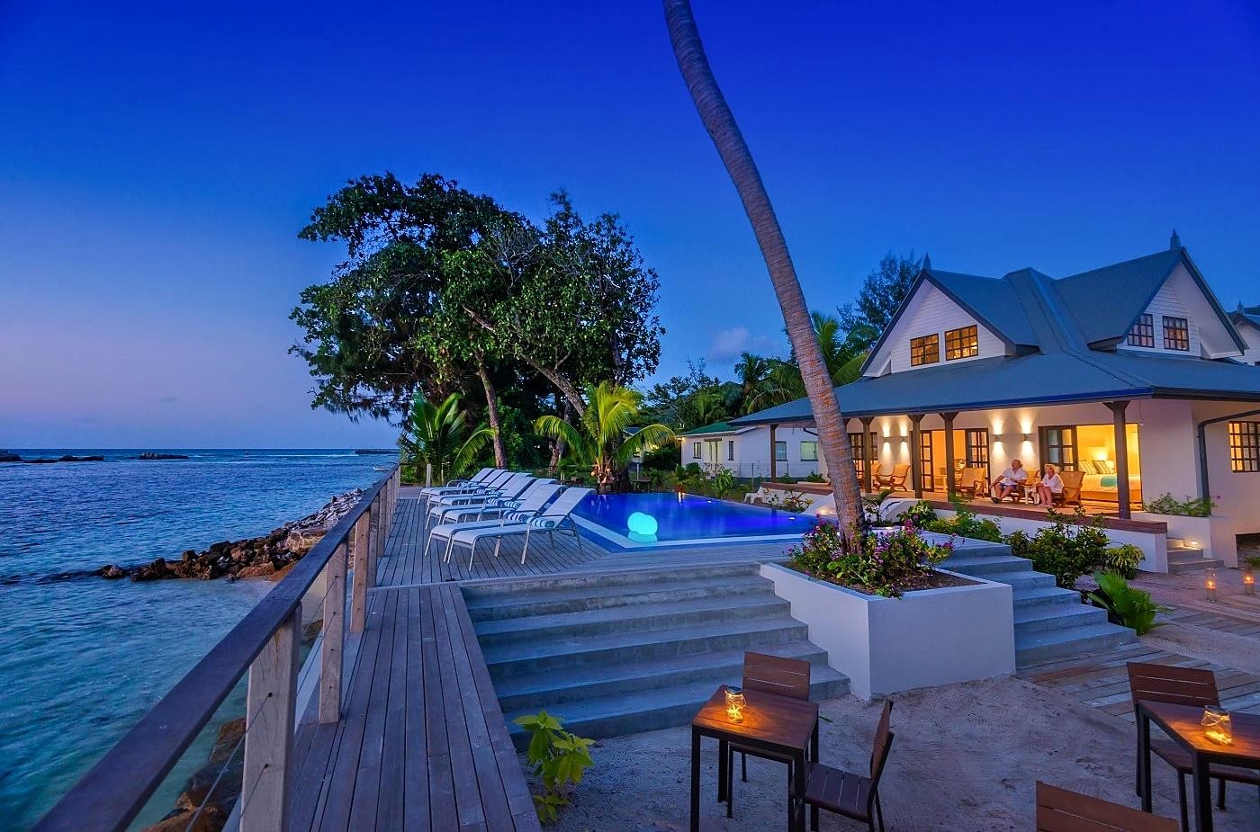 Le Nautique Luxury Waterfront Hotel - 13 Popup navigation