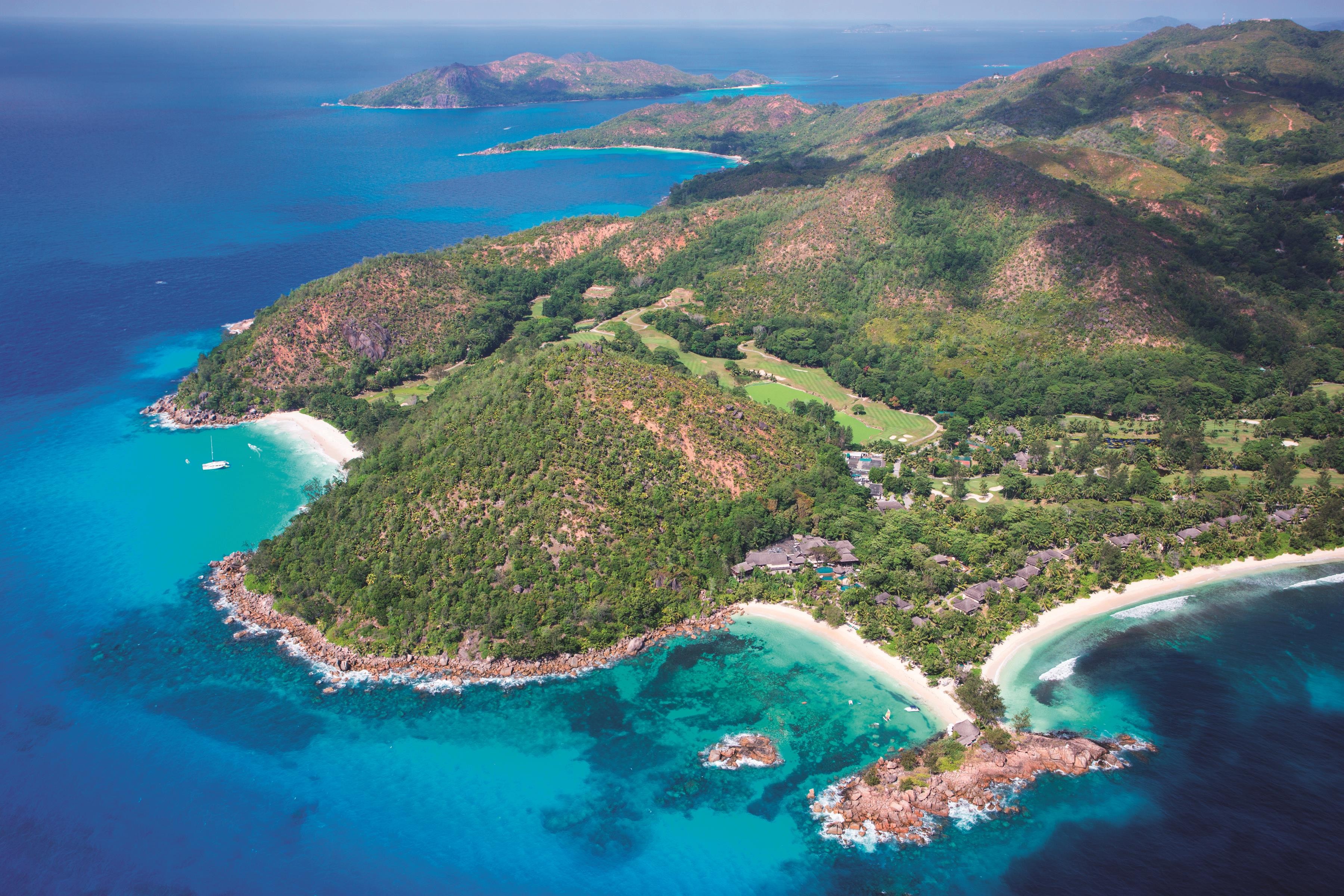 Constance Lemuria 17