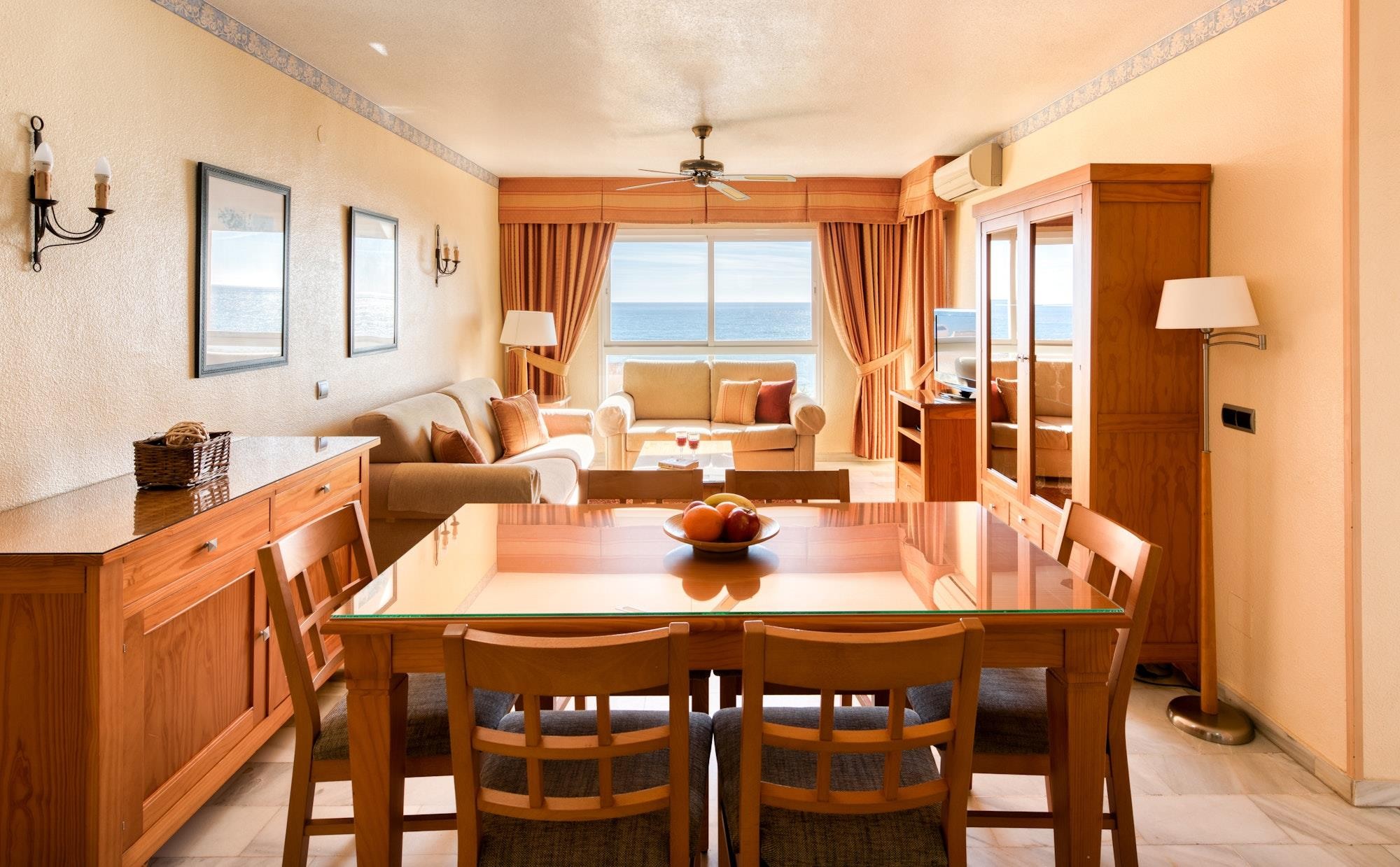 Macdonald Dona Lola 6