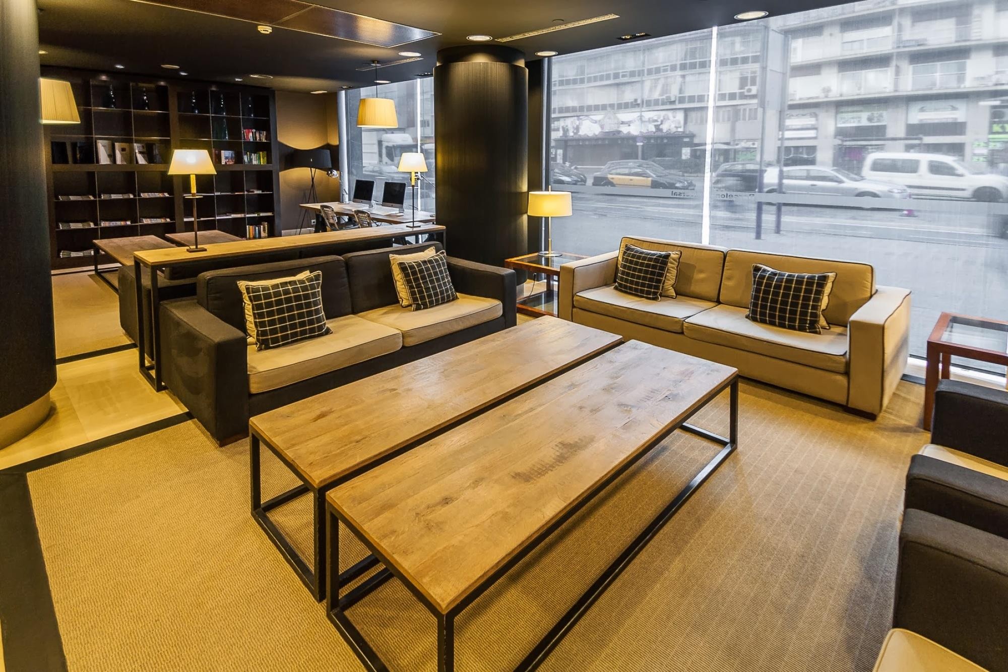 Barcelona Universal 11