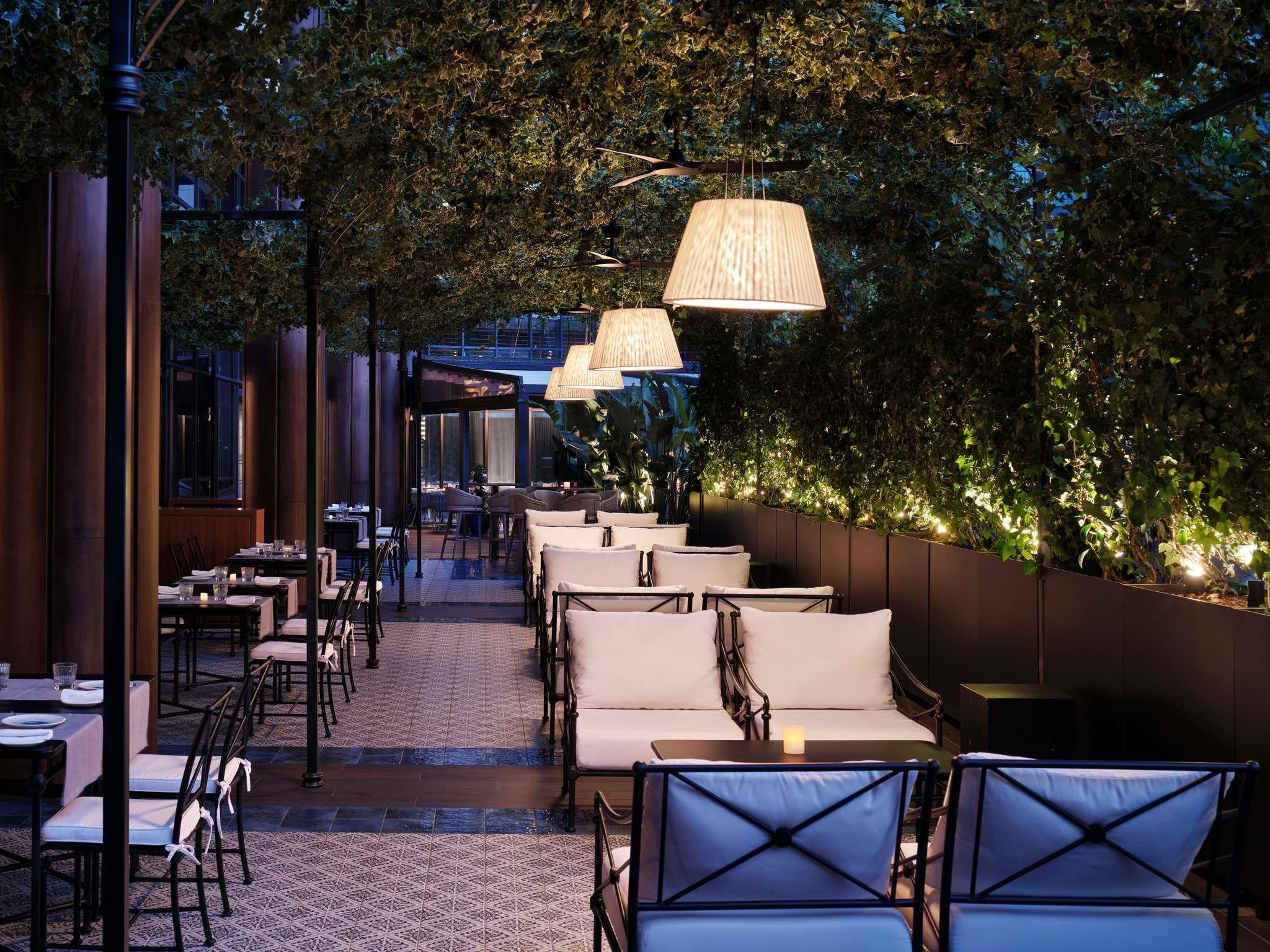 Sofitel Barcelona Skipper 18