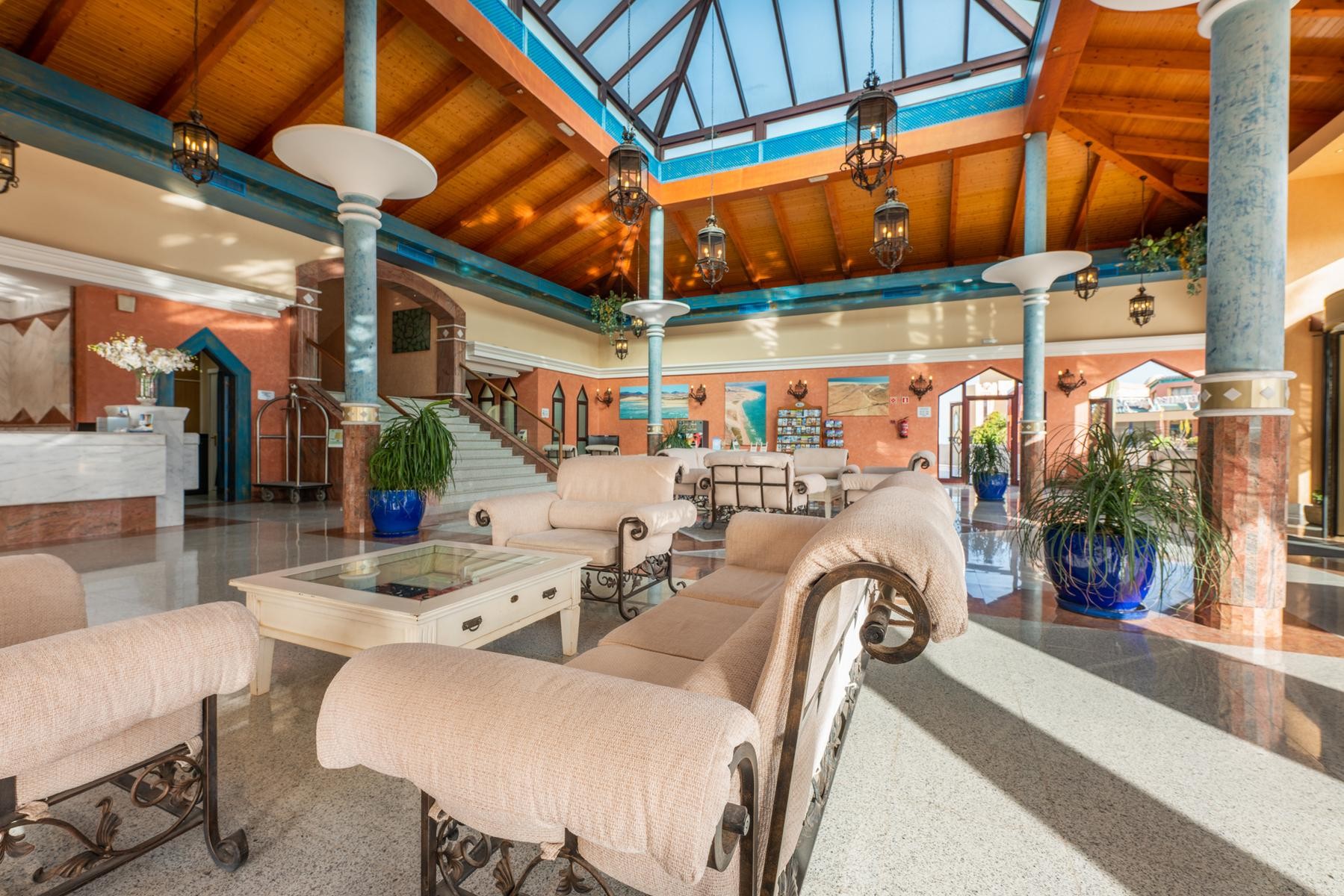 Esmeralda Maris by Livvo Hotel 11