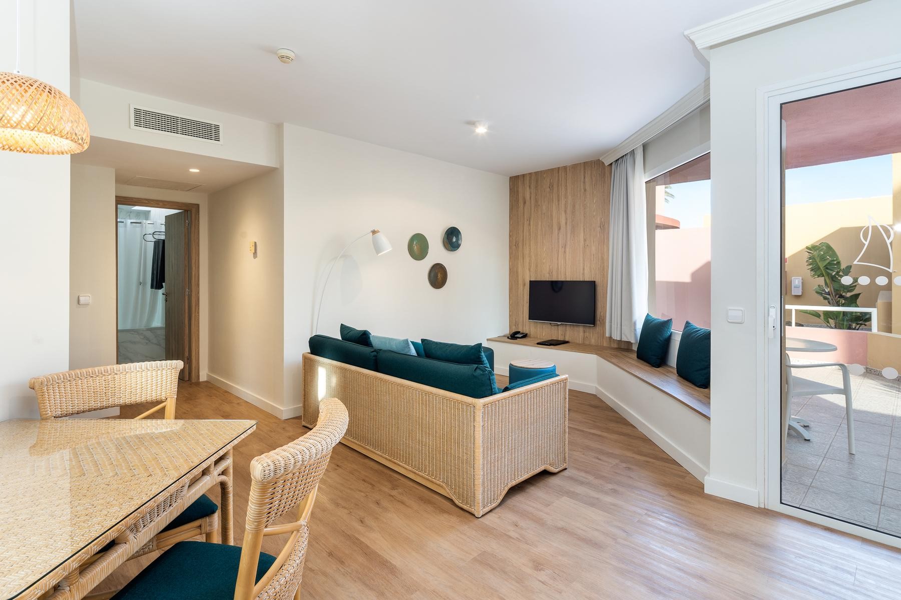 Esmeralda Maris by Livvo Hotel 5