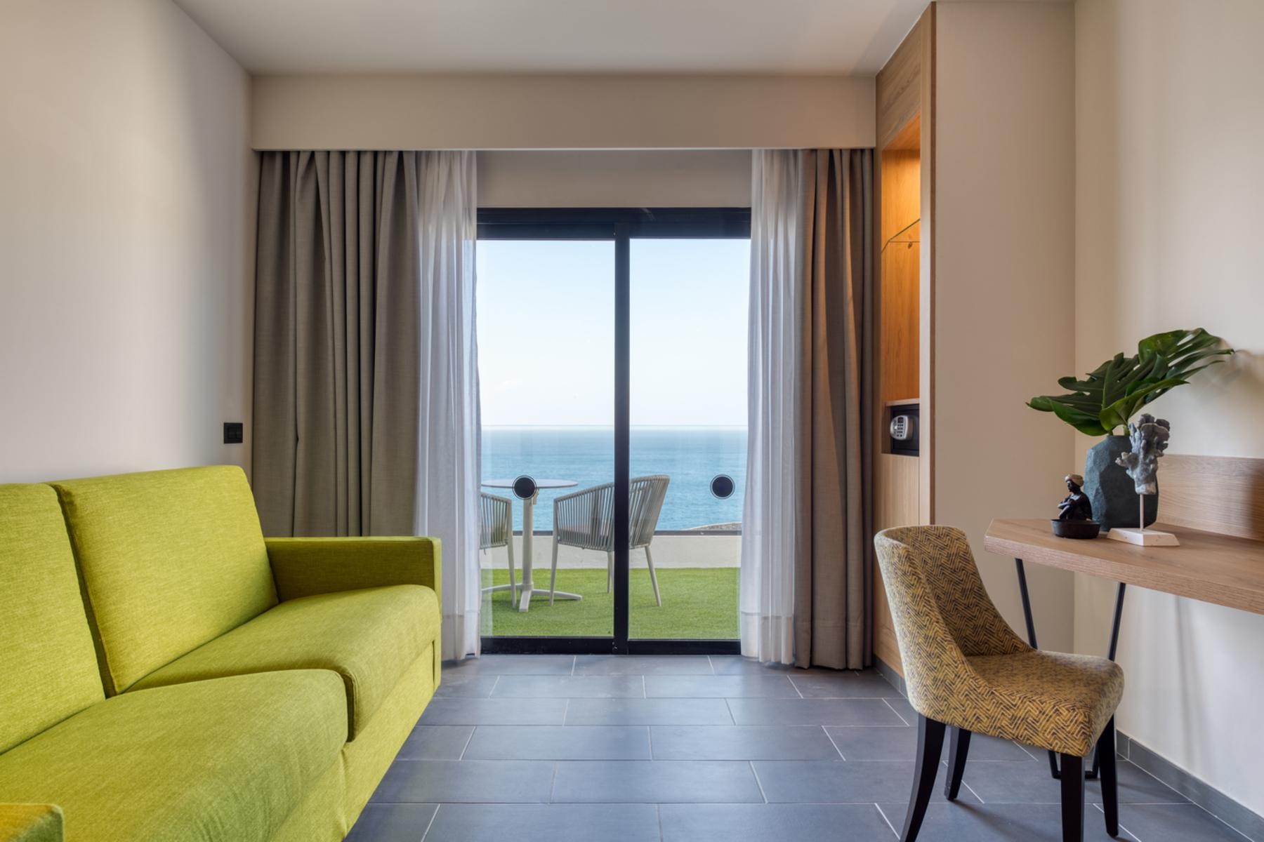 Occidental Roca Negra - Adults Only