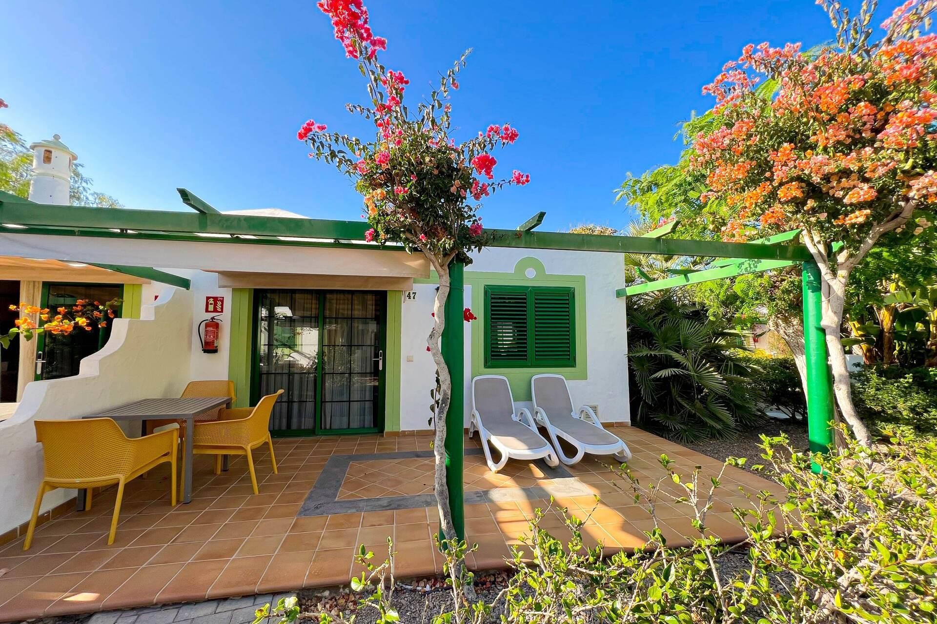 Cordial Sandy Golf Bungalows 4