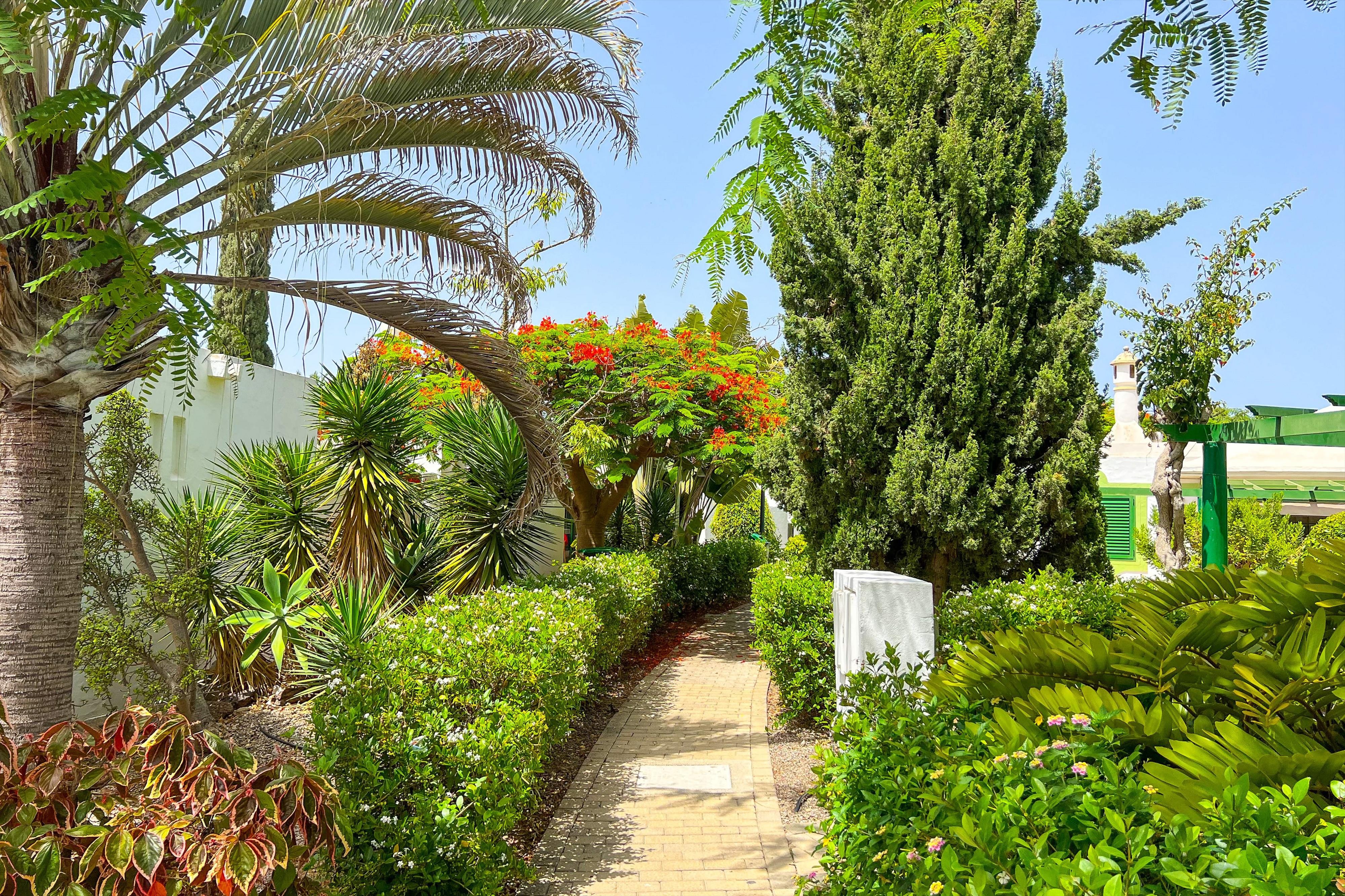 Cordial Sandy Golf Bungalows 14