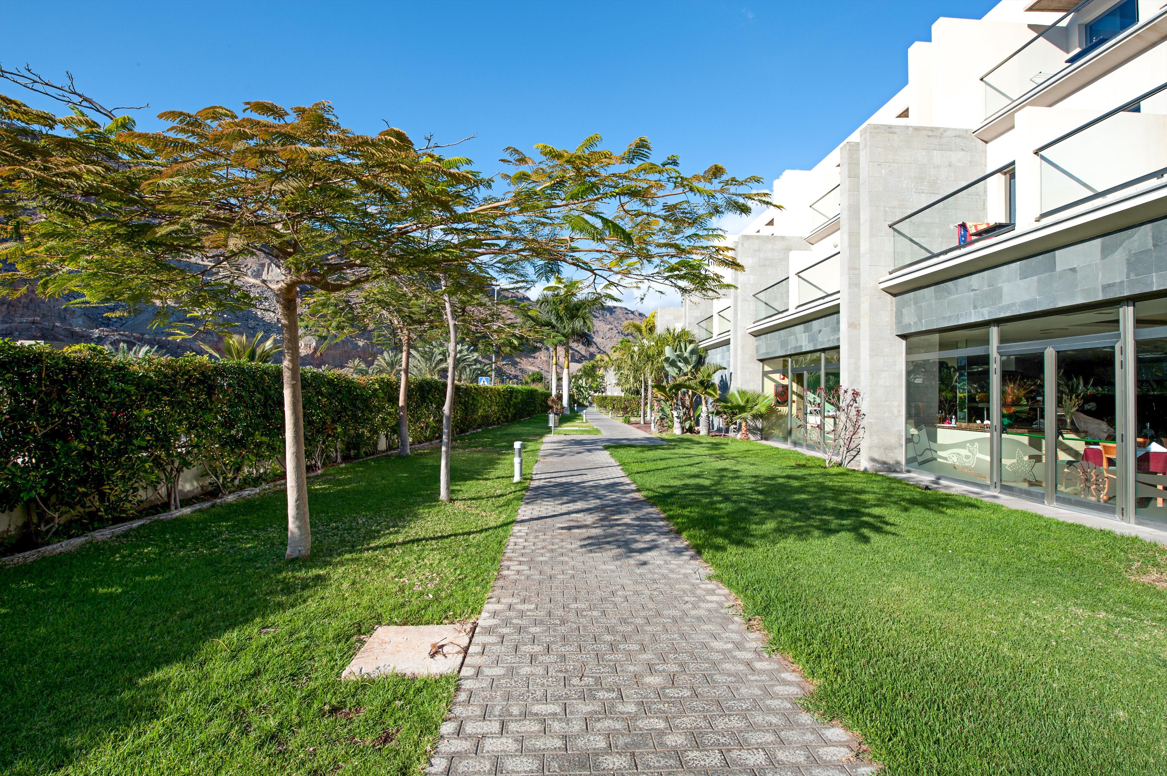 LIVVO Costa Taurito 10