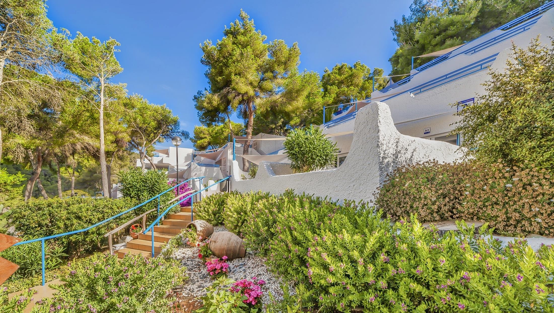 Globales Montemar 28