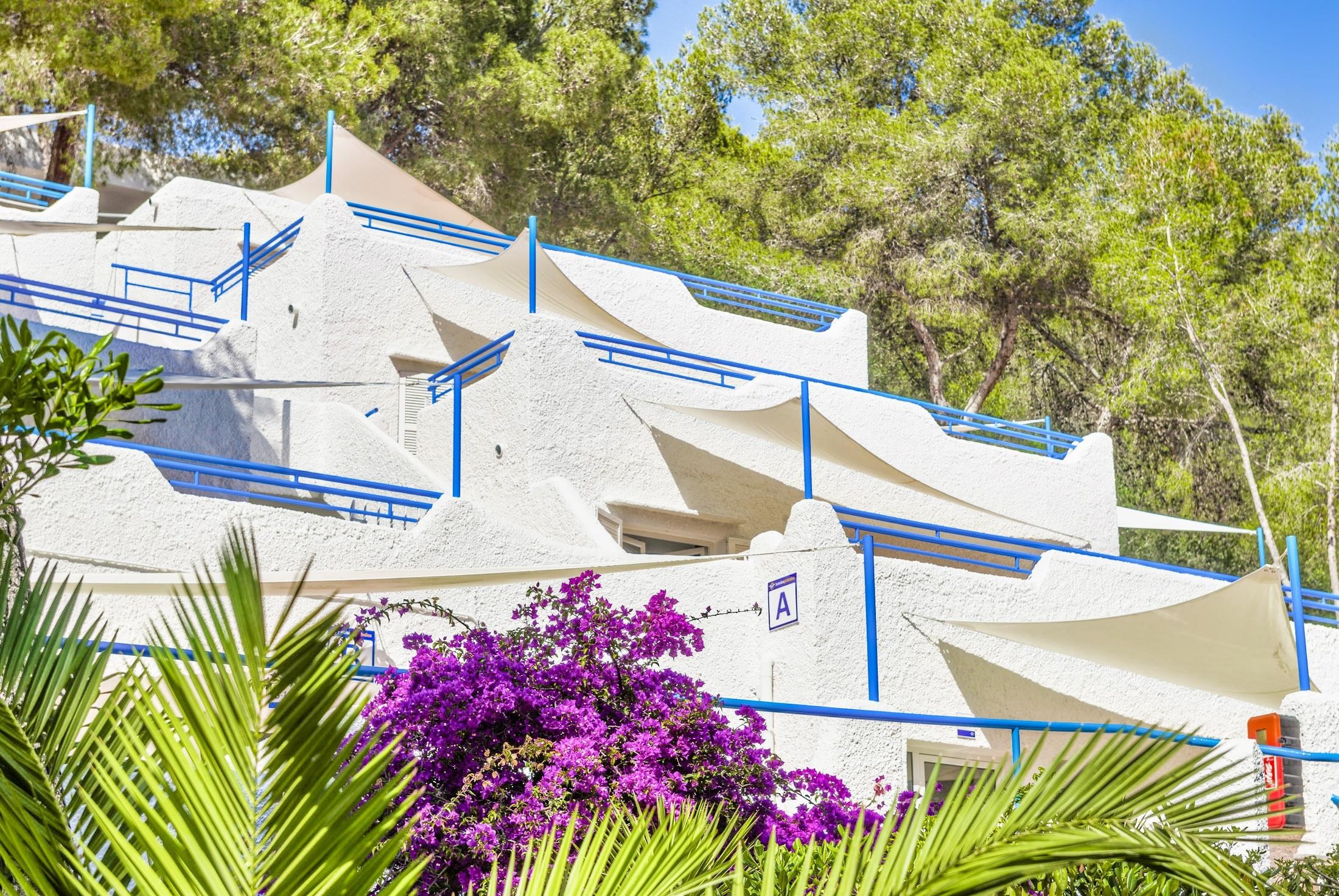 Globales Montemar 27